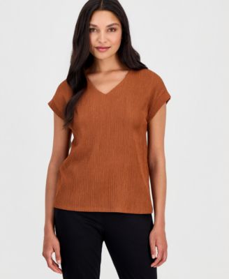 Women's Extended-Shoulder Textured V-Neck Top