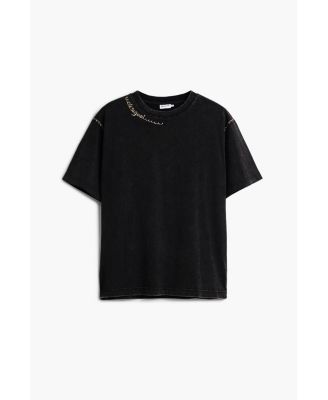 Men's Plain t-shirt detail