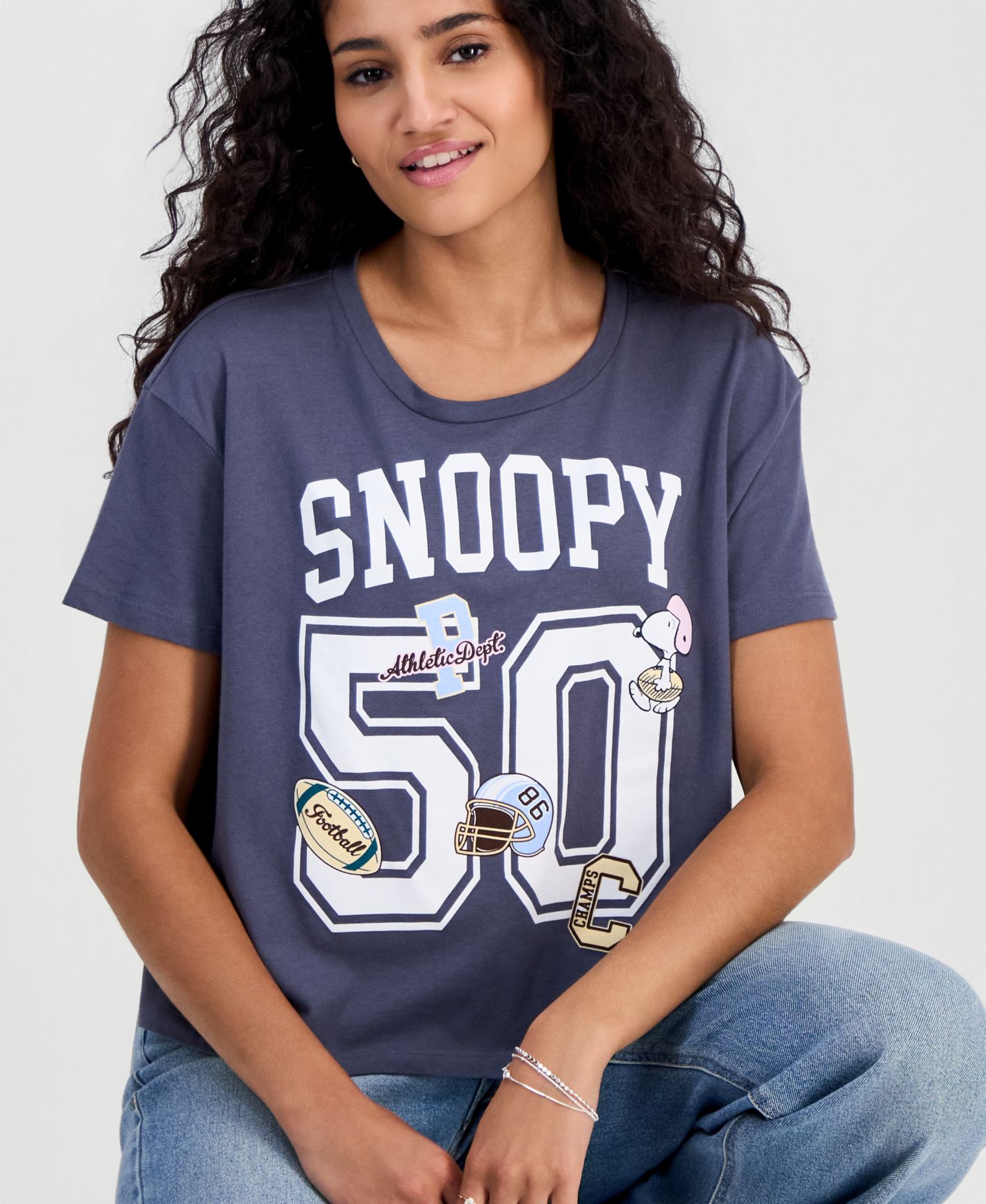 Juniors' Snoopy Graphic T-Shirt