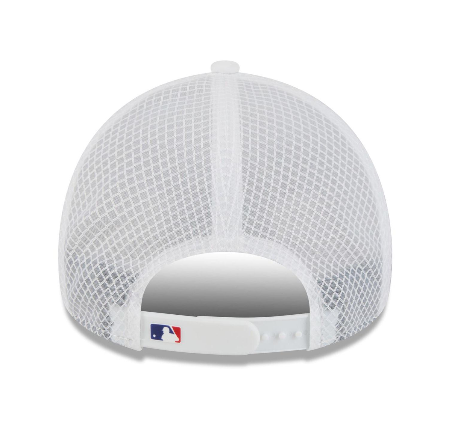 Men's White Los Angeles Dodgers 2026 Batting Practice Apex 9FORTY Adjustable Trucker Hat