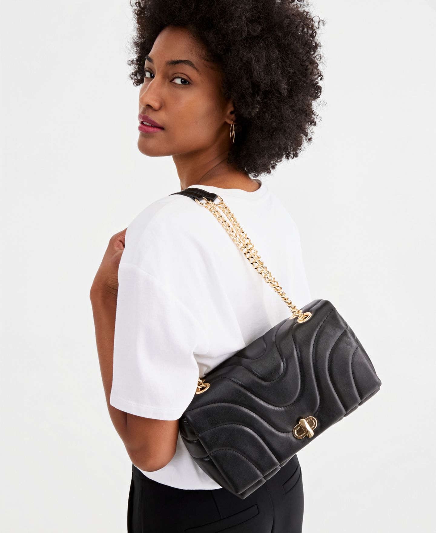 Женская сумка I.N.C. International Concepts Soft Ajae Wave Quilt Crossbody Handbag, цвет: Чёрный — фото 5