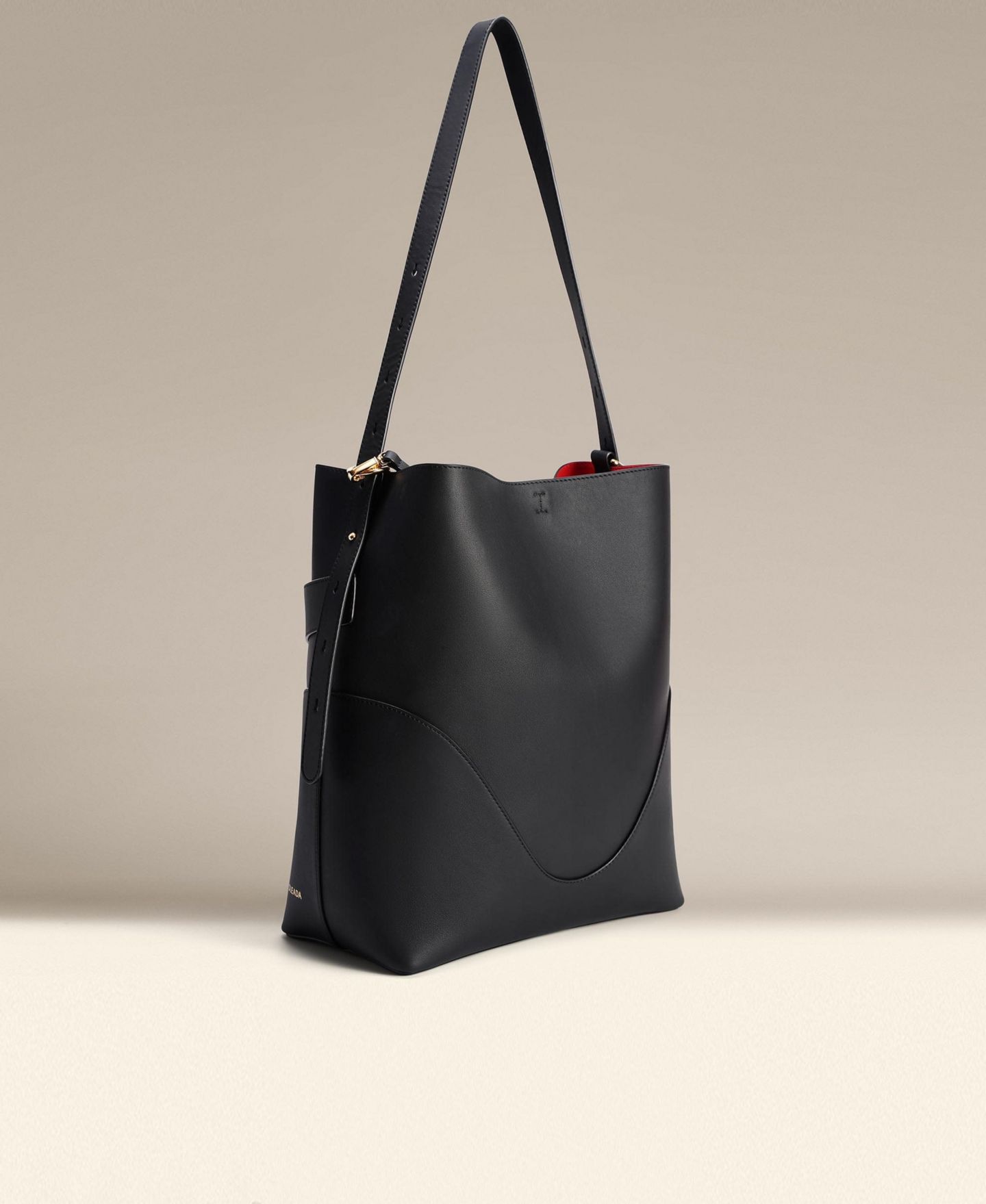 Женская сумка OLEADA Marina Soft Bucket Leather, цвет: Оникс — фото 9