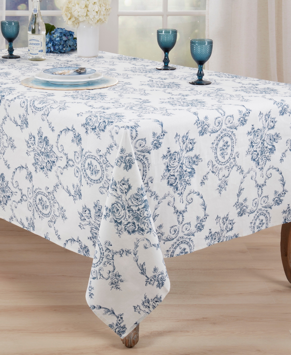 Saro Lifestyle Classic Toile Floral Linen Blend Tablecloth