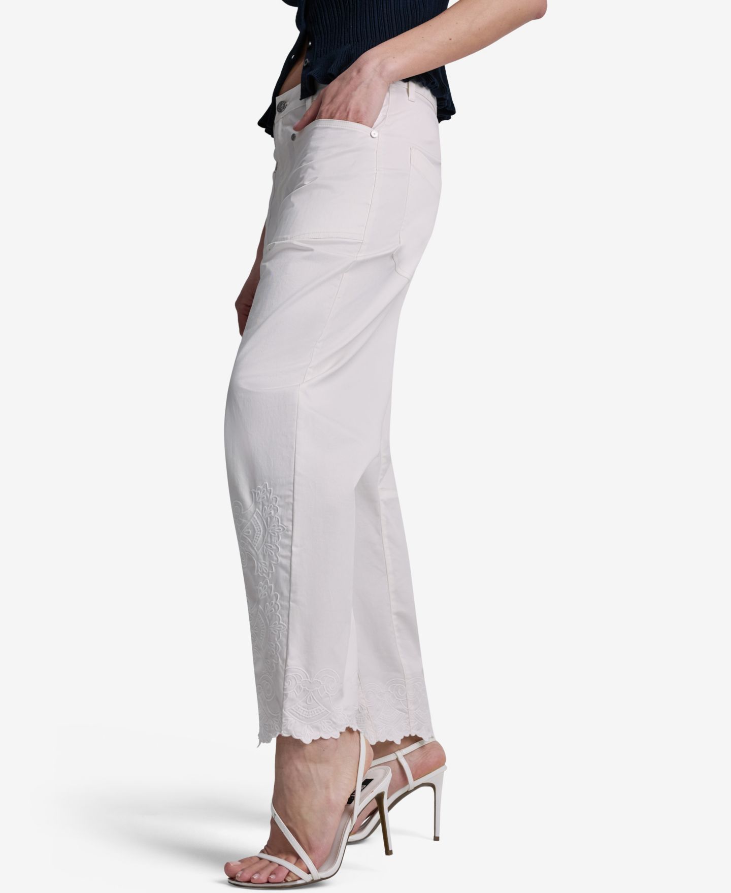 Женские джинсы BCBG Embroidered Scallop-Hem Wide-Leg, цвет: Белый — фото 3