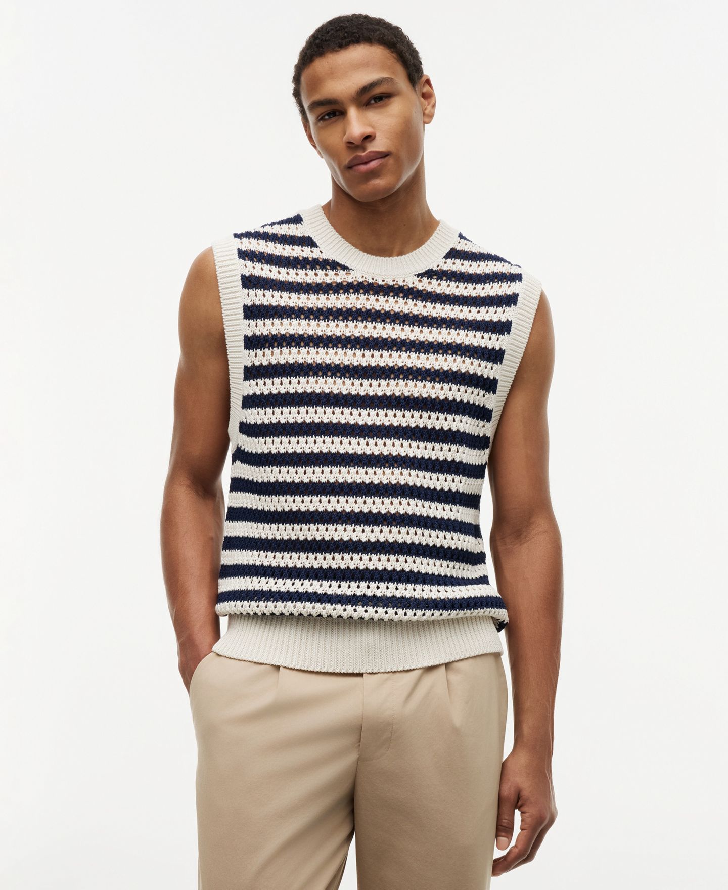 Мужской жилет Tommy Hilfiger Open Knit Sweater Vest, цвет: Слоновая кость / Карбоновый тёмно-синий — фото 1