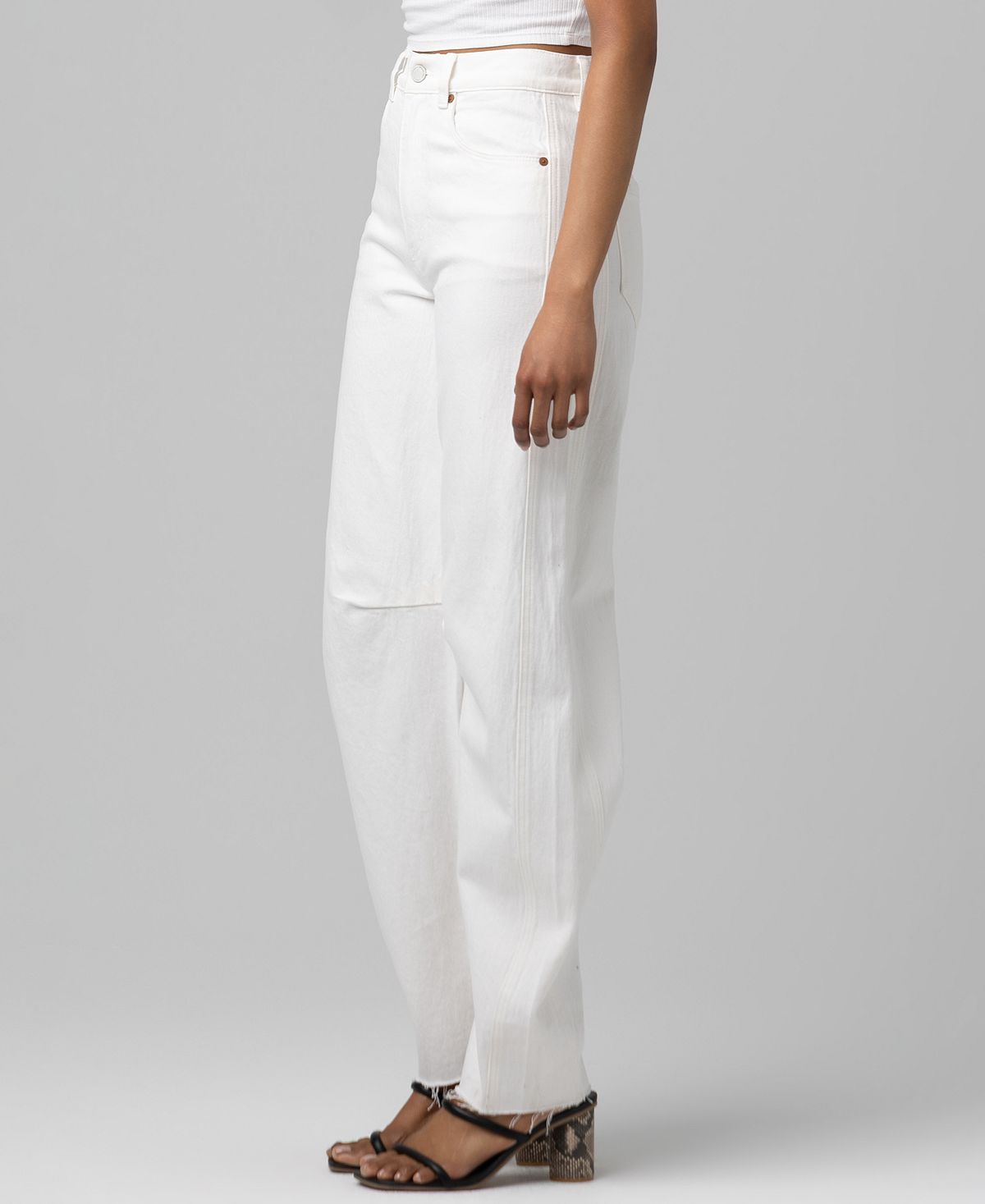 BLANK NYC Women's Zip-Fly Five-Pocket Styling Jeans view 3 — MAYCSS fashion products