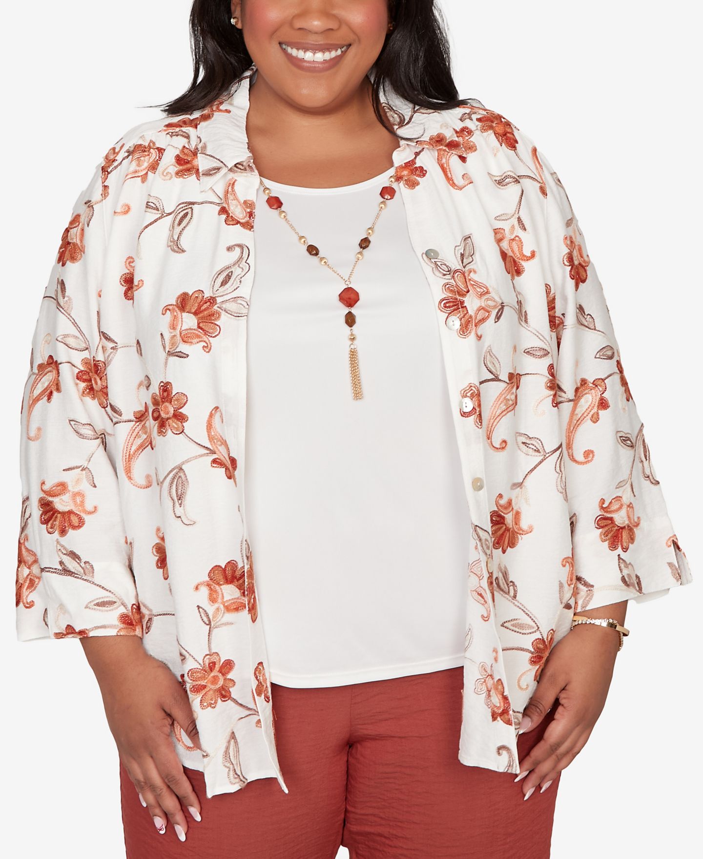 Женский топ Alfred Dunner Plus Size Spice Market Paisley Floral Collared Two-in-One with Necklace, цвет: Слоновая кость — фото 1