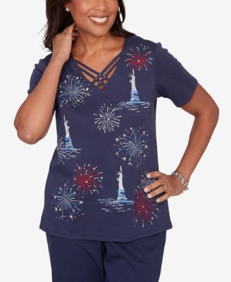 Women's Lady Liberty Statue Of Liberty Fireworks V-Neck T-Shirt