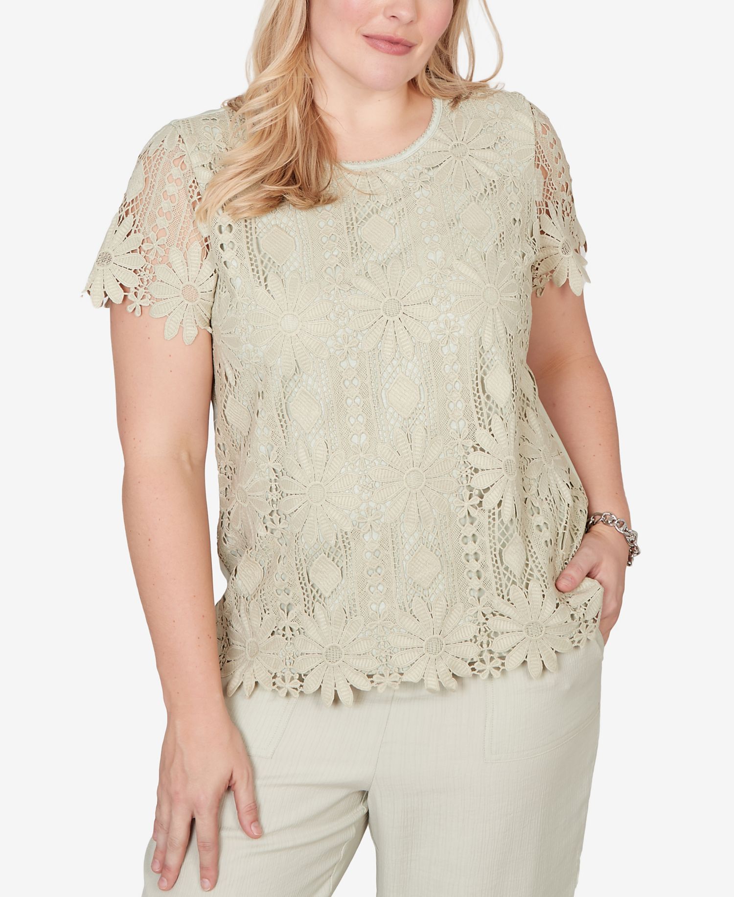 Women's Vintage Charm Floral Lace Short-Sleeve Top