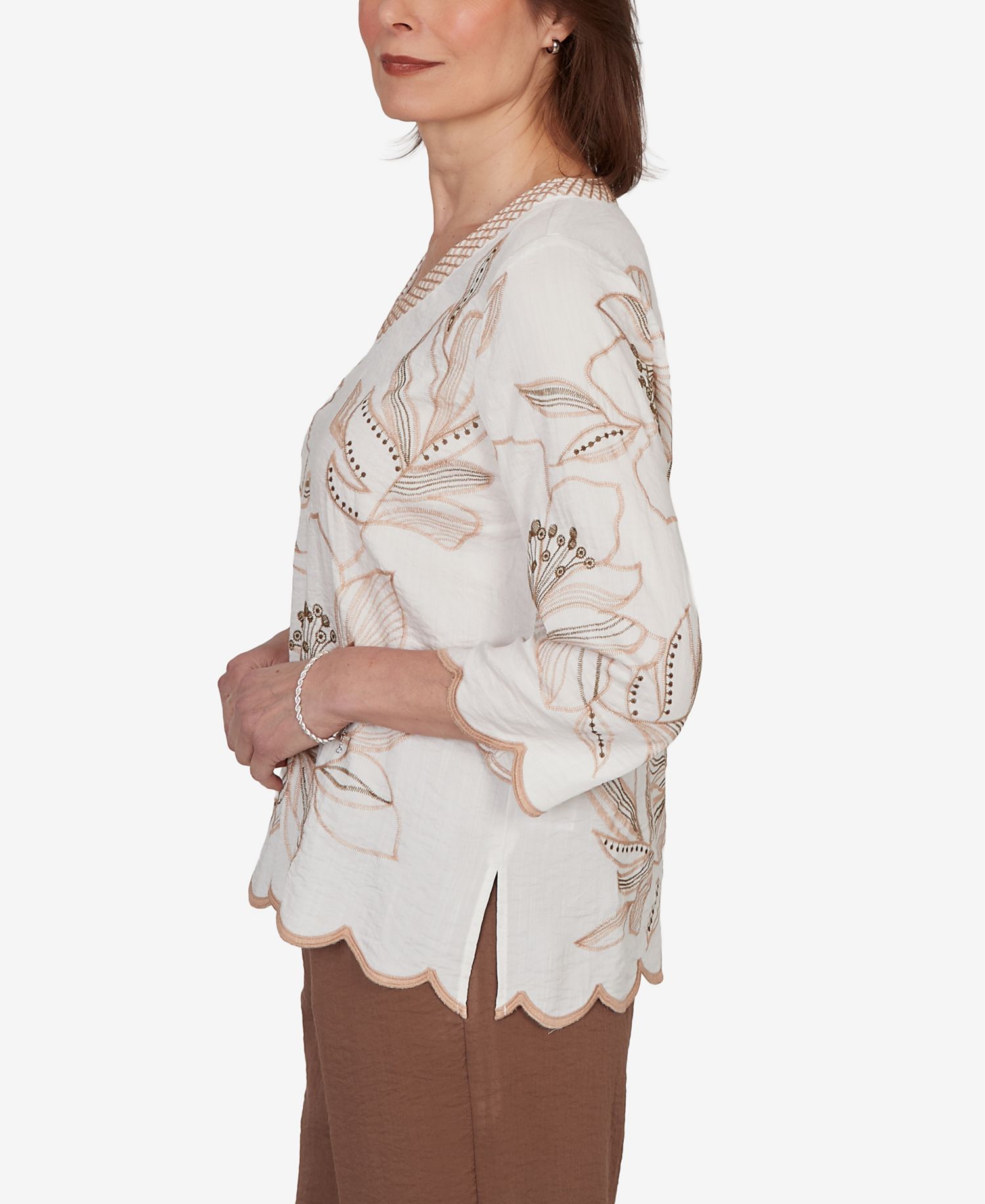 Women's Spice Market Embroidered Floral V-Neck Textured Top
