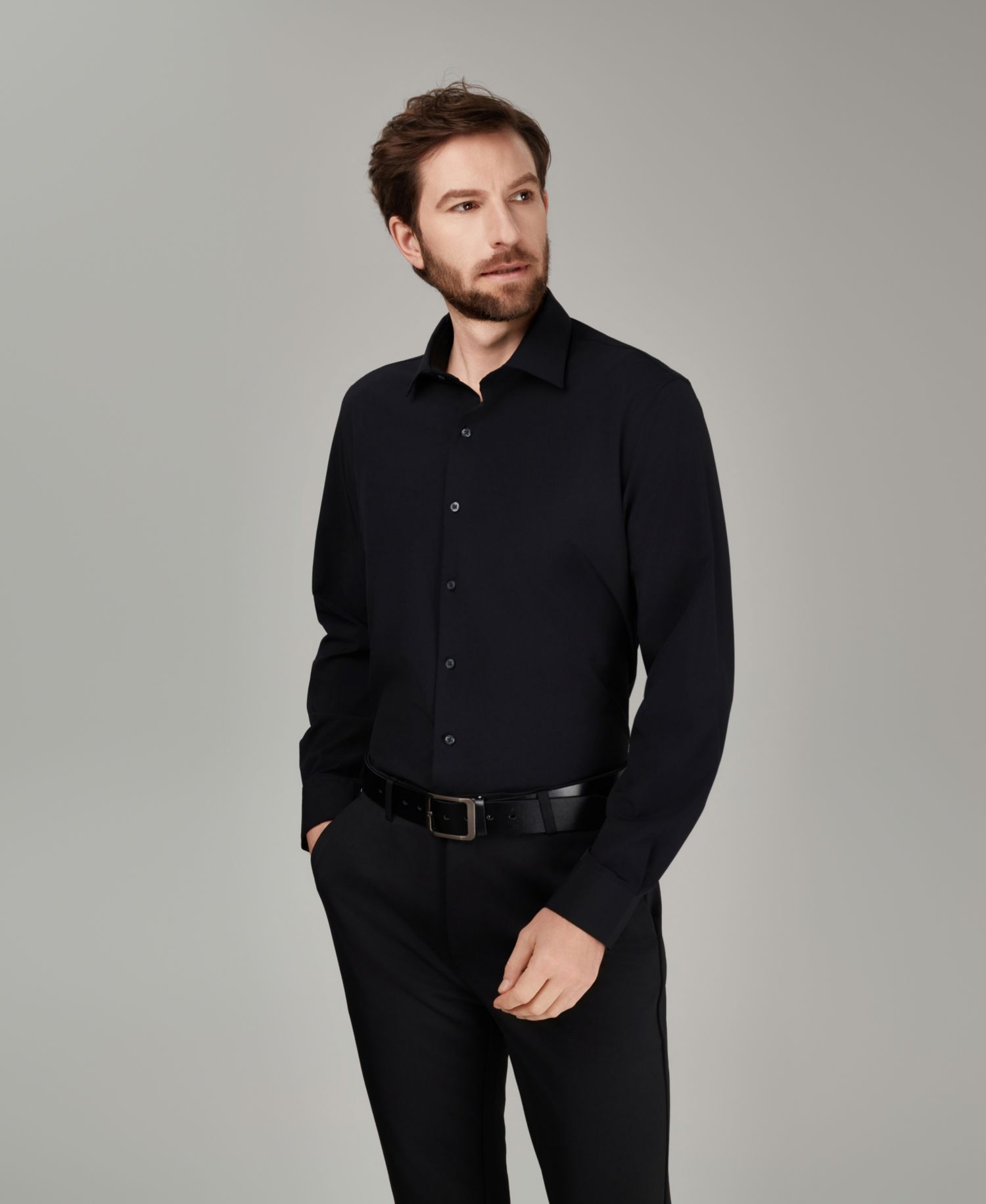 Men's Spread Collar Performance Solid Dress Shirt