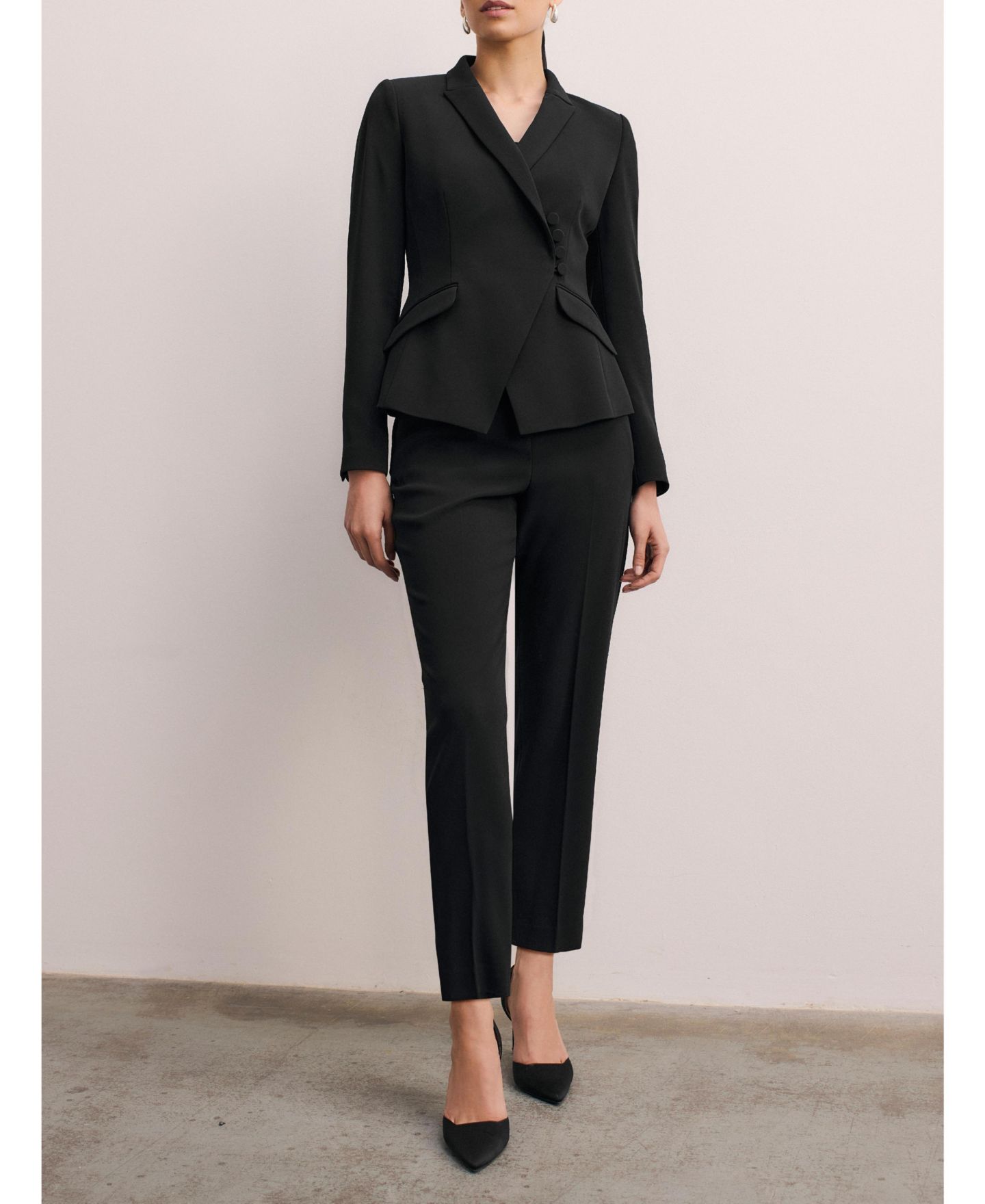 Женский пиджак The Fold Forino Clever Crepe Blazer — фото 8