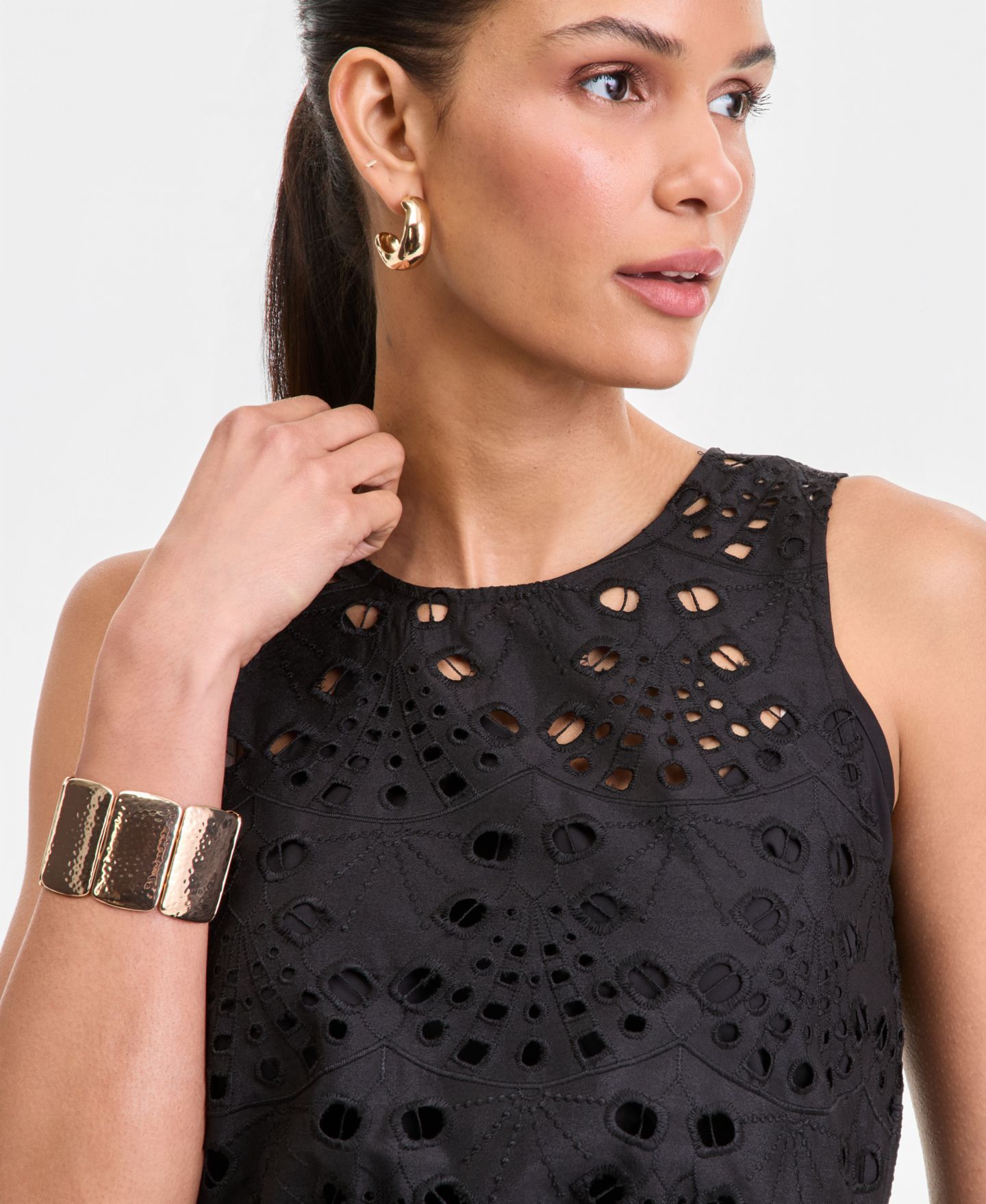Женский топ I.N.C. International Concepts Sleeveless Eyelet Lace Peplum, цвет: Глубокий чёрный — фото 4