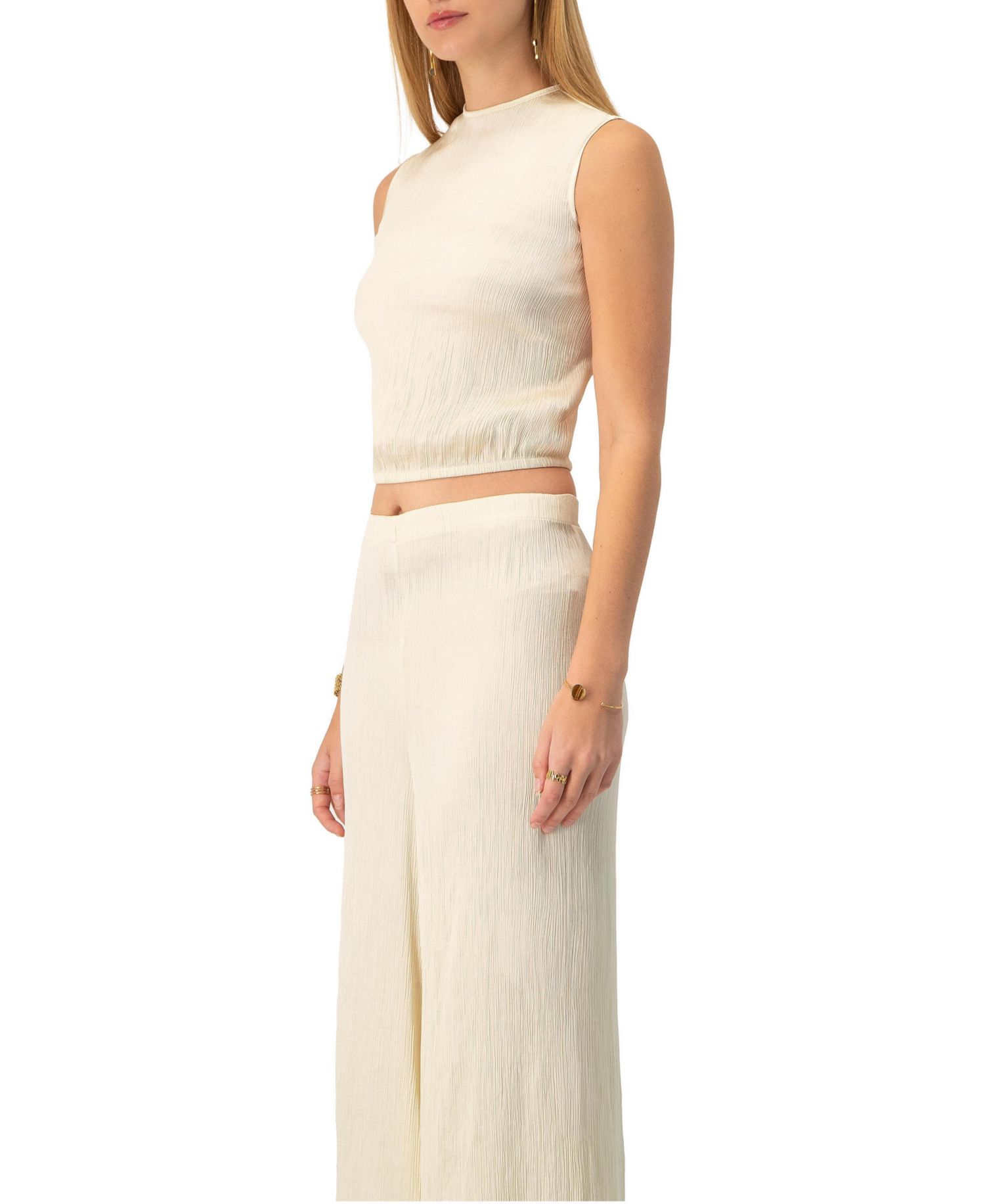 Women's Sleeveless Round Neck Top