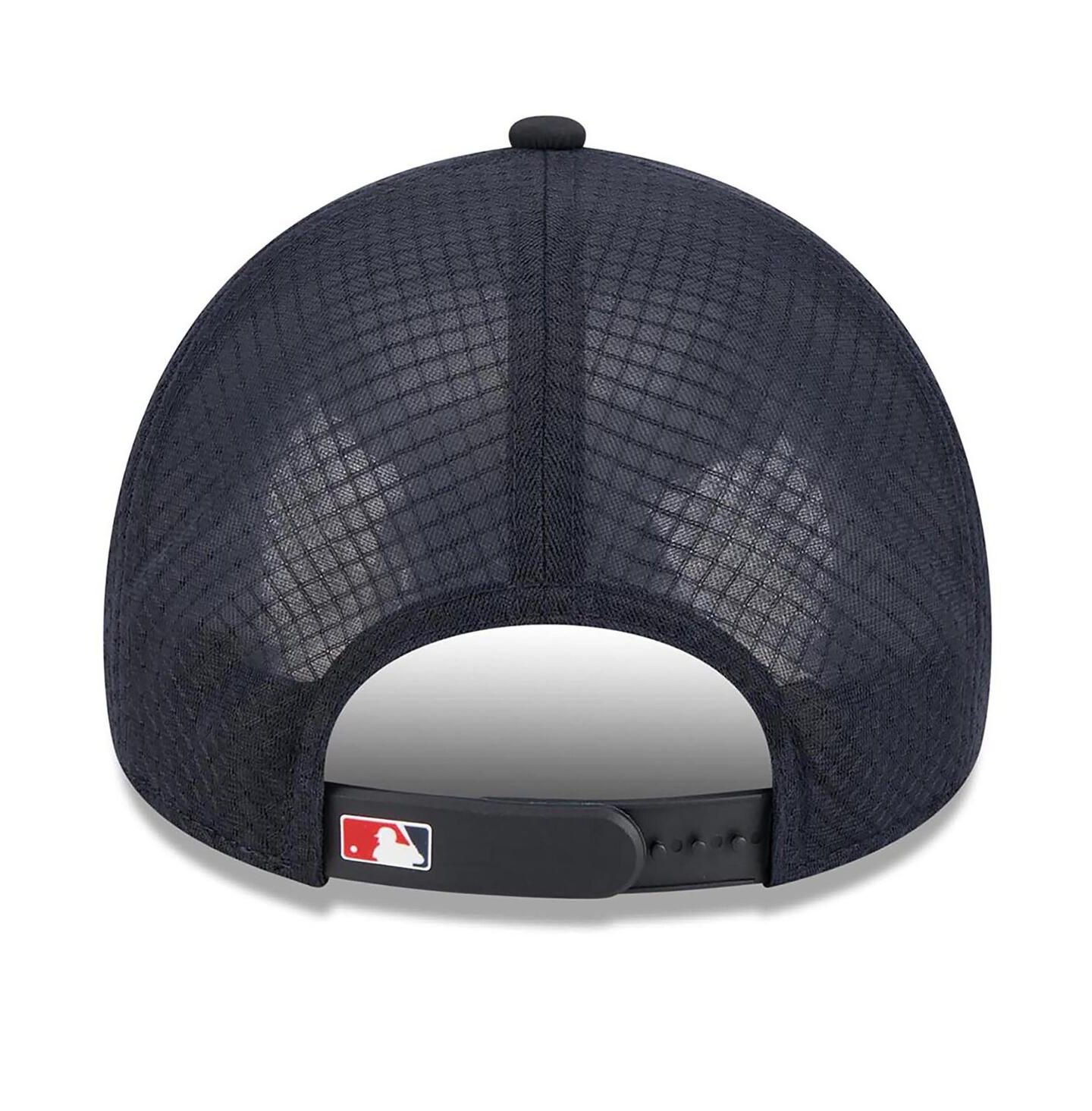 Мужская кепка New Era Navy Los Angeles Angels 2026 Batting Practice Apex 9FORTY Adjustable Trucker Hat — фото 3