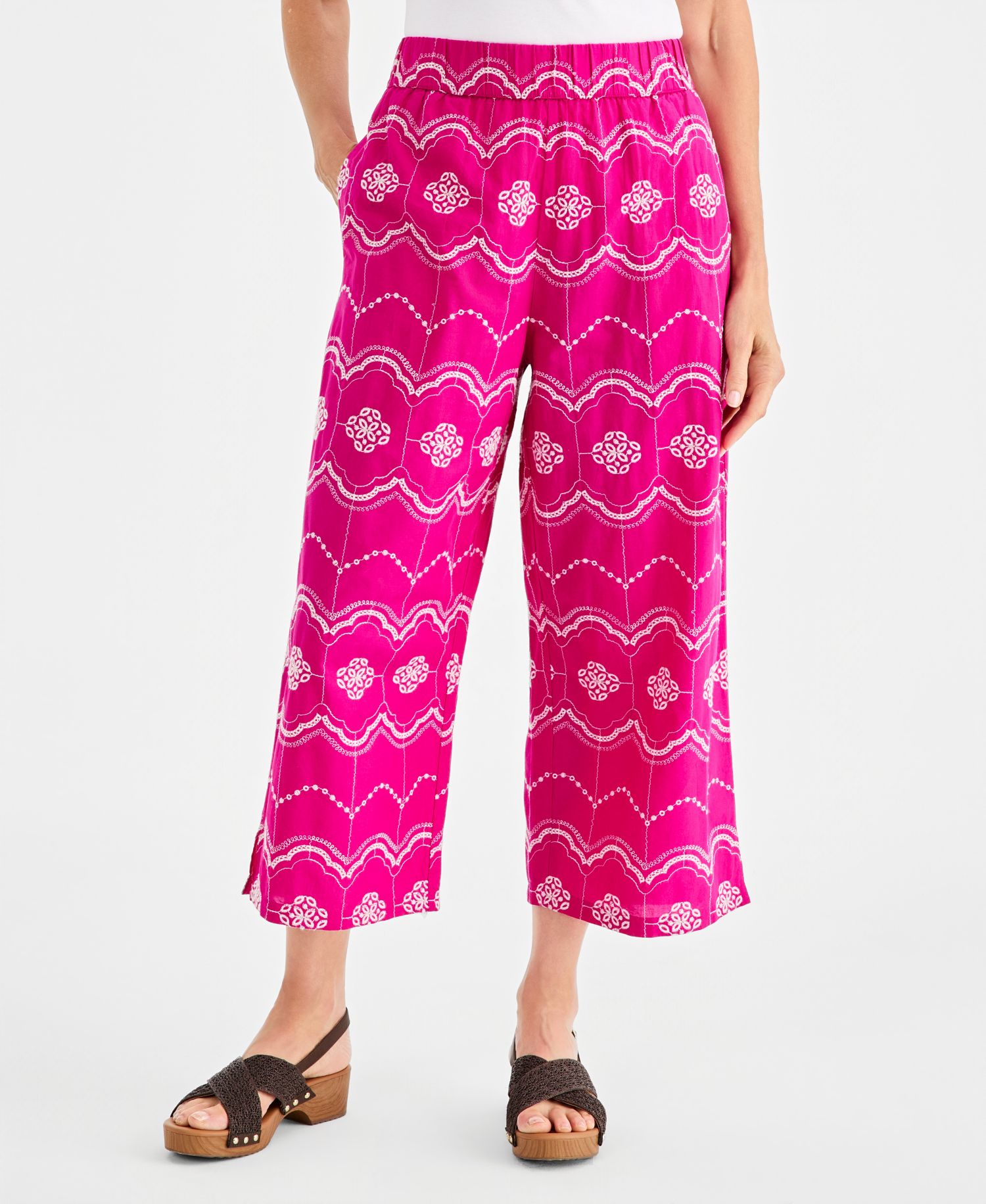 Women's Cotton Embroidered-Eyelet Capri Pants