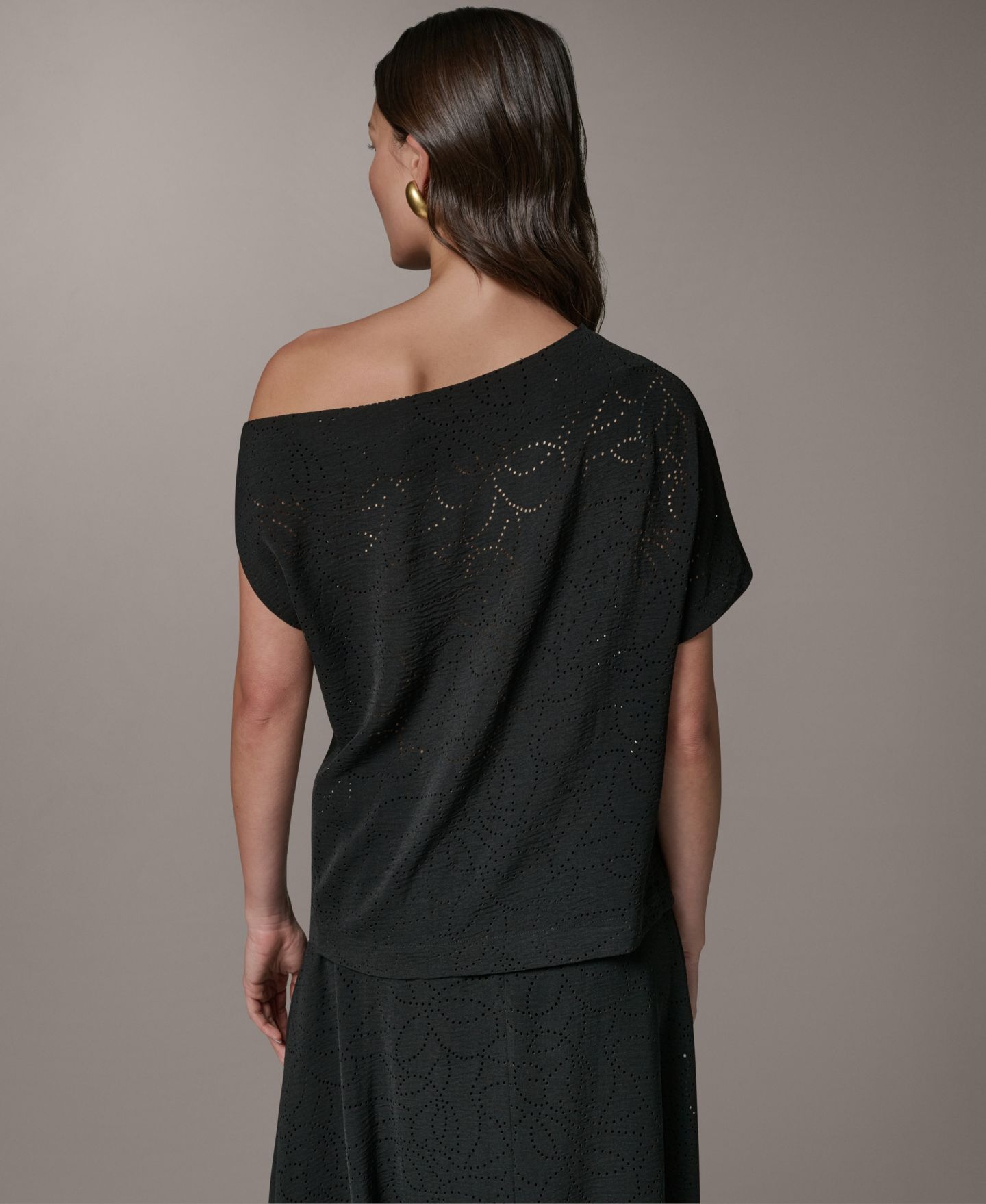 Женский топ Donna Karan New York с асимметричным вырезом и лазерной резкой, цвет: Чёрный — фото 4