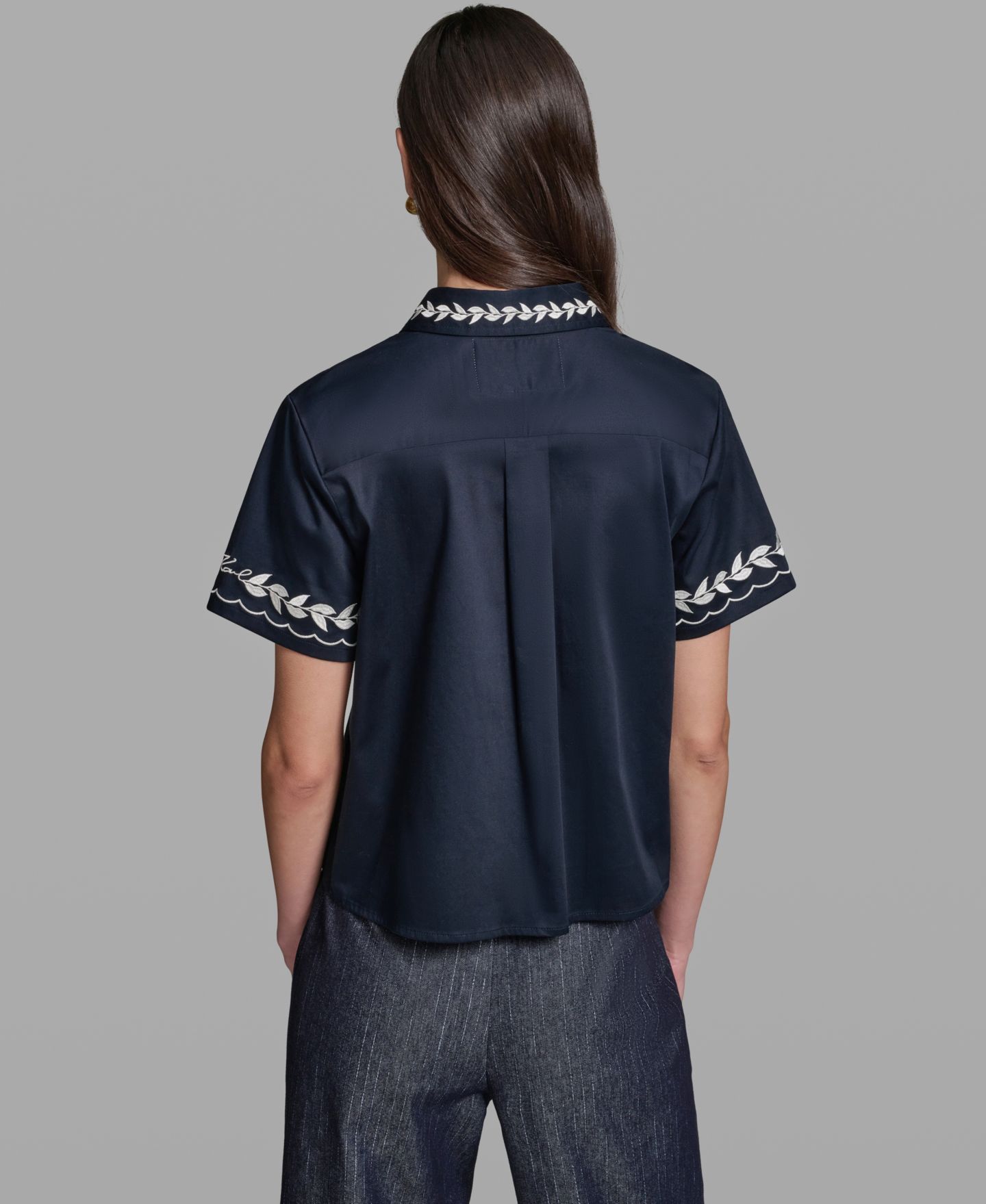 Женская рубашка KARL LAGERFELD PARIS Short-Sleeve Embroidery, цвет: Тёмно-синий — фото 5