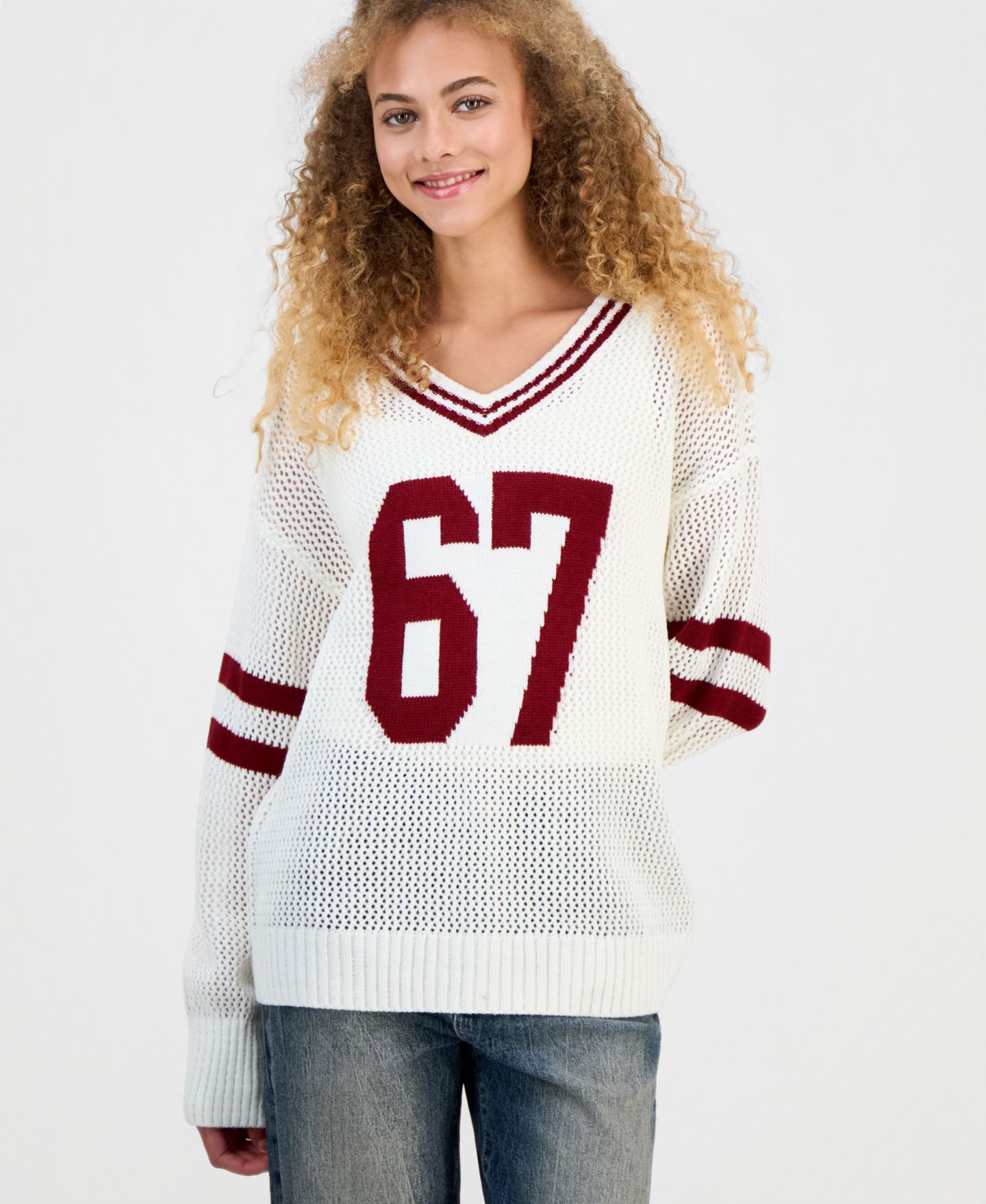 Женский свитер Madden Girl Juniors' Open-Knit Varsity, цвет: Кремовый / Бордовый — фото 1