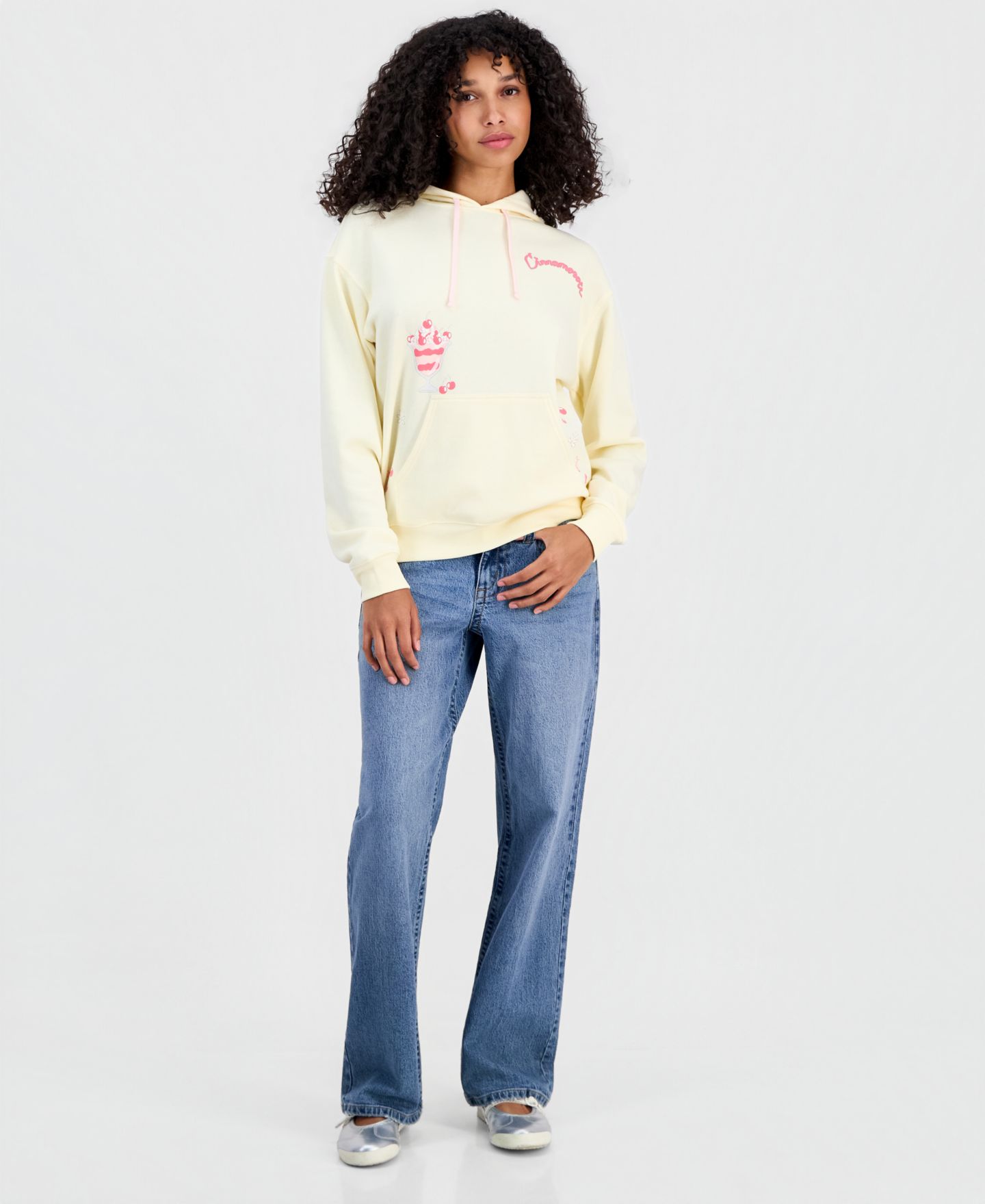 Женское худи Sanrio Juniors' Cinnamoroll Graphic, цвет: Ванильный — фото 3