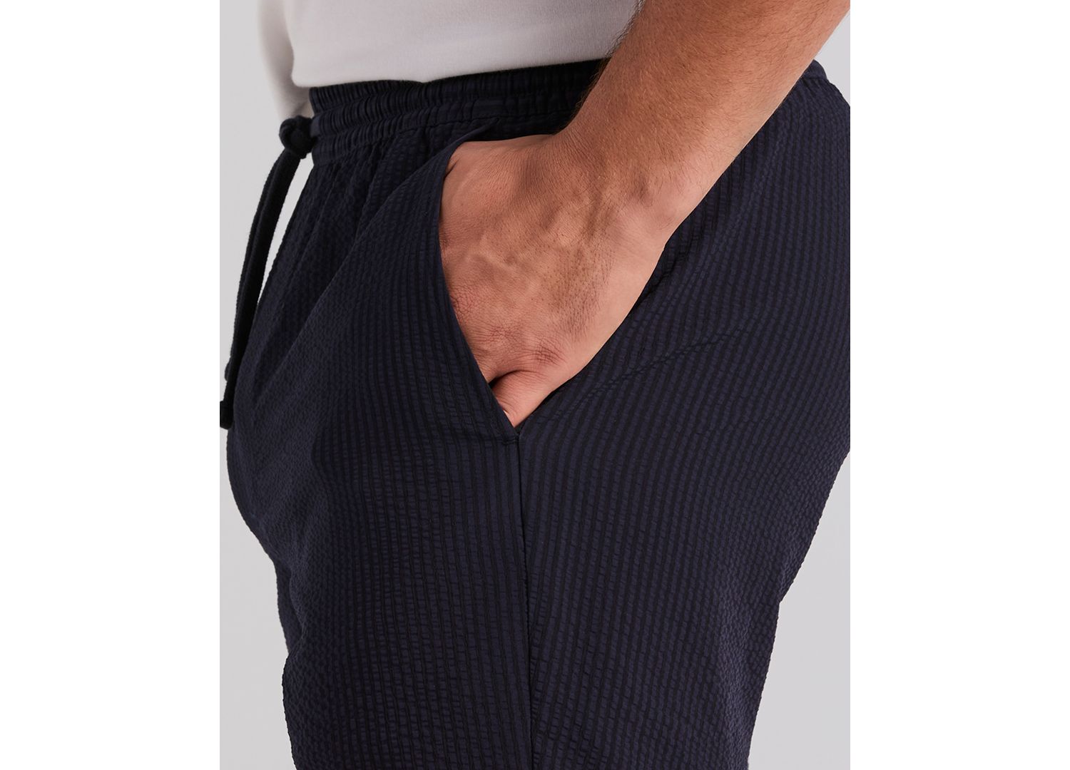 Men's 7" Drawstring Seersucker Shorts