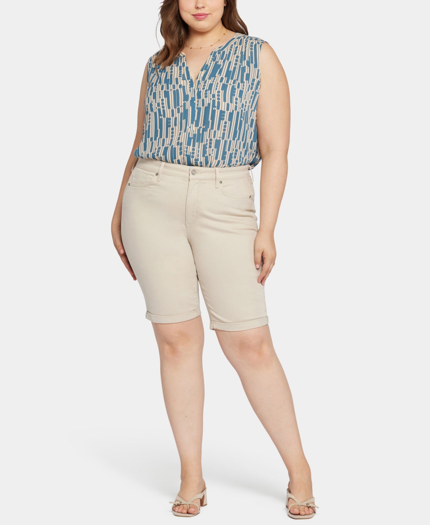 Женские шорты NYDJ Plus Size Briella Roll Cuff Short with Lift Tuck Technology, цвет: Feather — фото 1