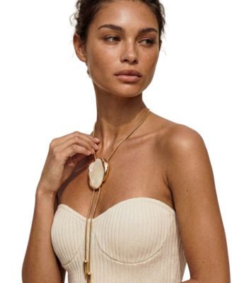 jewelry for beige dress What Jewelry to Wear With a Beige Dress