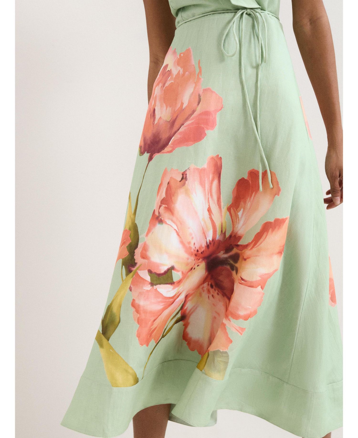 Women's Matilda Ruffle V-Neck Floral Dress