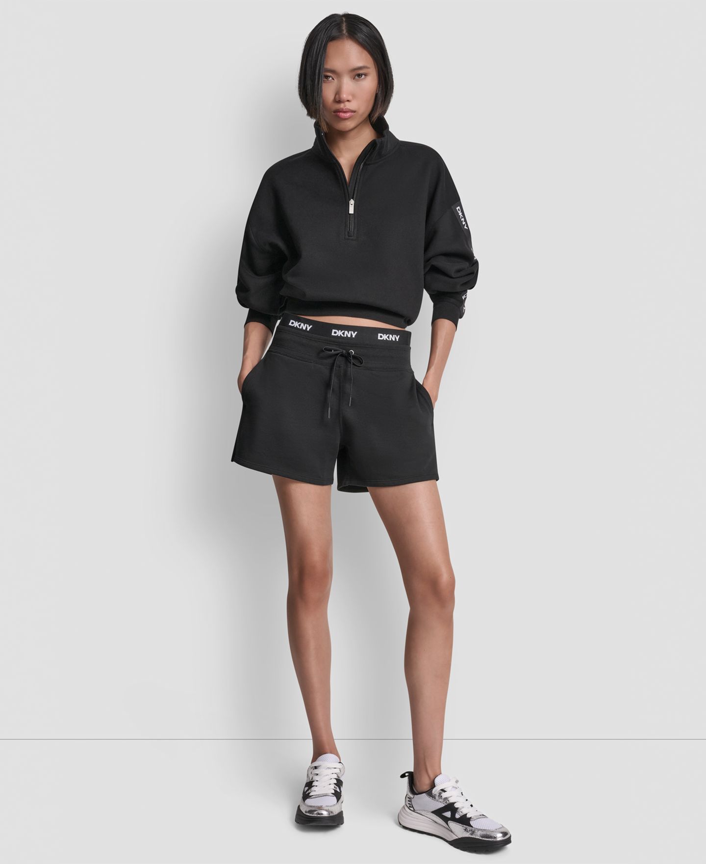 Женские шорты DKNY Sport High-Rise Logo Elastic Waistband, цвет: Чёрный — фото 2