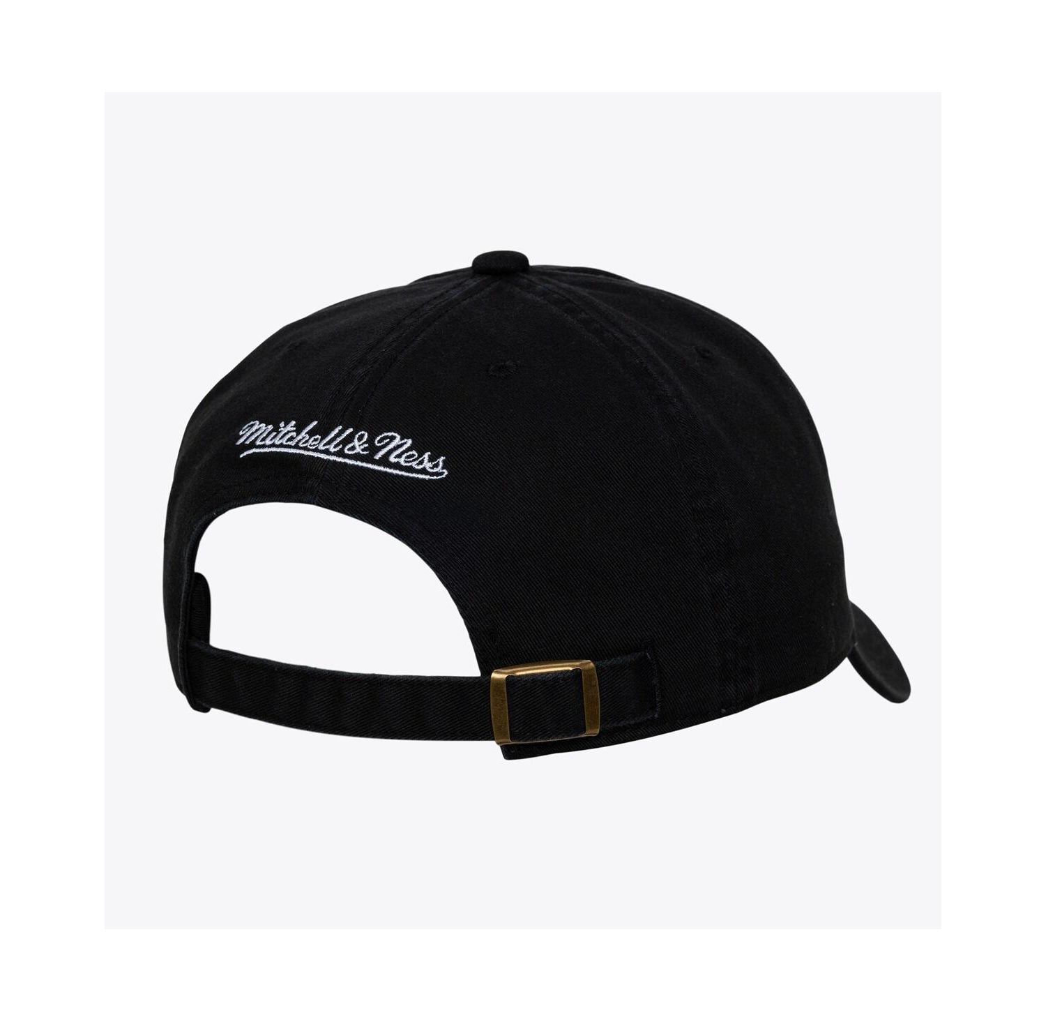 Men's and Women's Black White Boston Red Sox 1904 Strapback Adjustable Hat