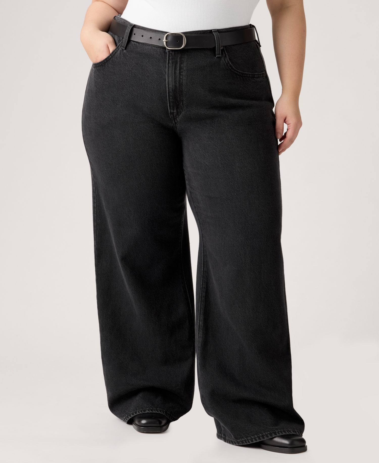 Women's Cinch-Waist Lightweight Baggy Jeans