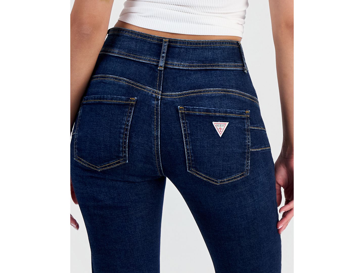 Женские джинсы GUESS Shape Up Mid-Rise Straight-Leg, цвет: The Wind Plain — фото 3