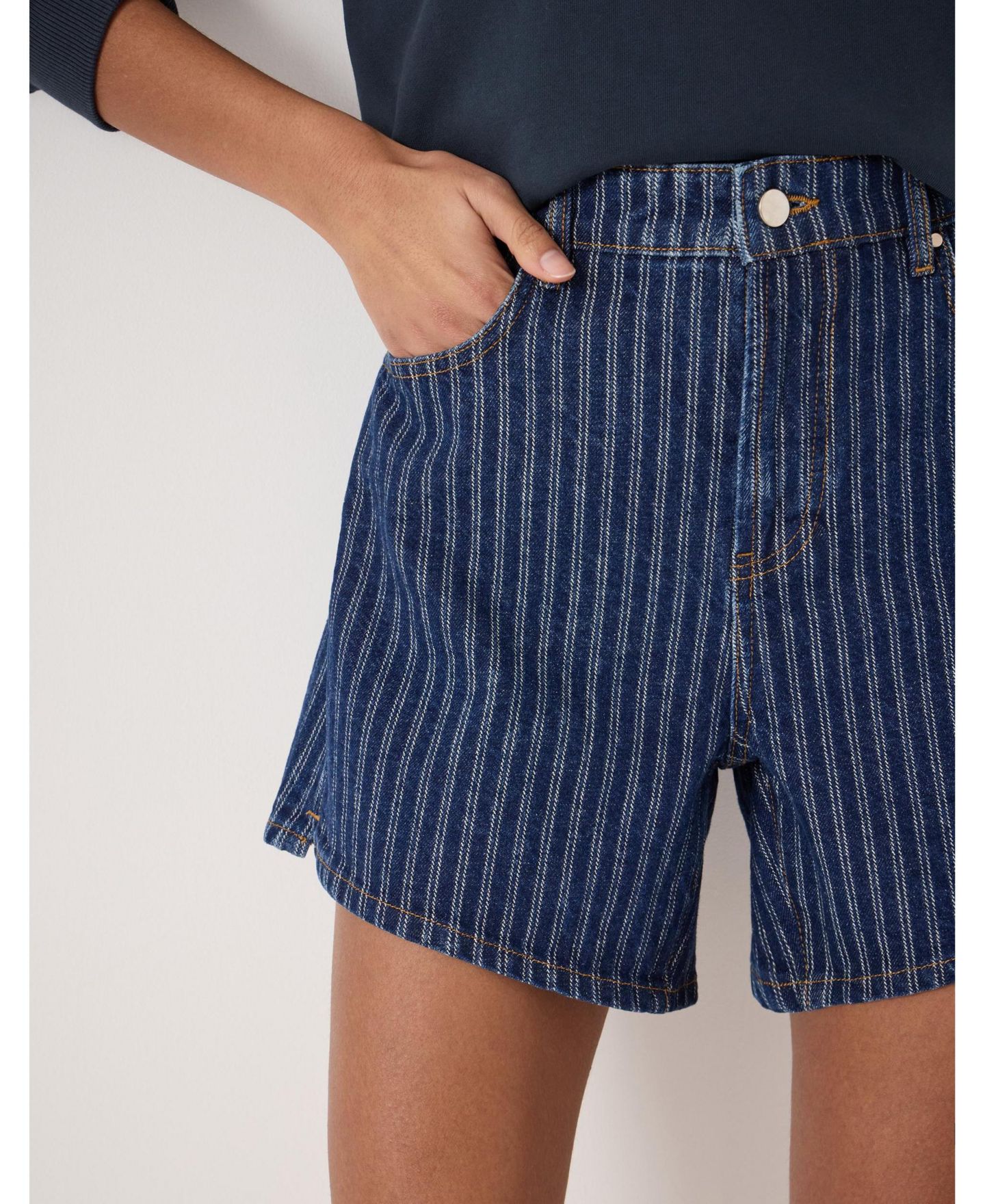 Женские шорты Hush Essential Denim Striped, цвет: Тёмный синий индиго — фото 5