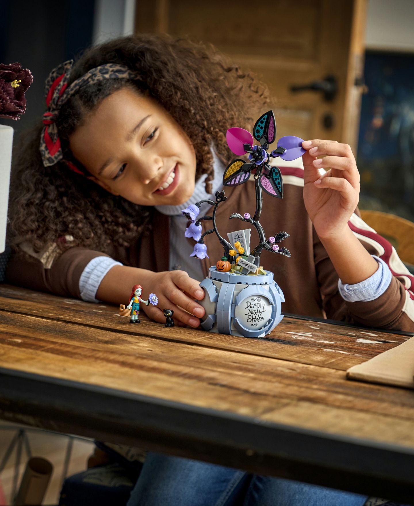 Детский конструктор LEGO® Disney Classic Sally's Flowerpot Toy 43288 — фото 9