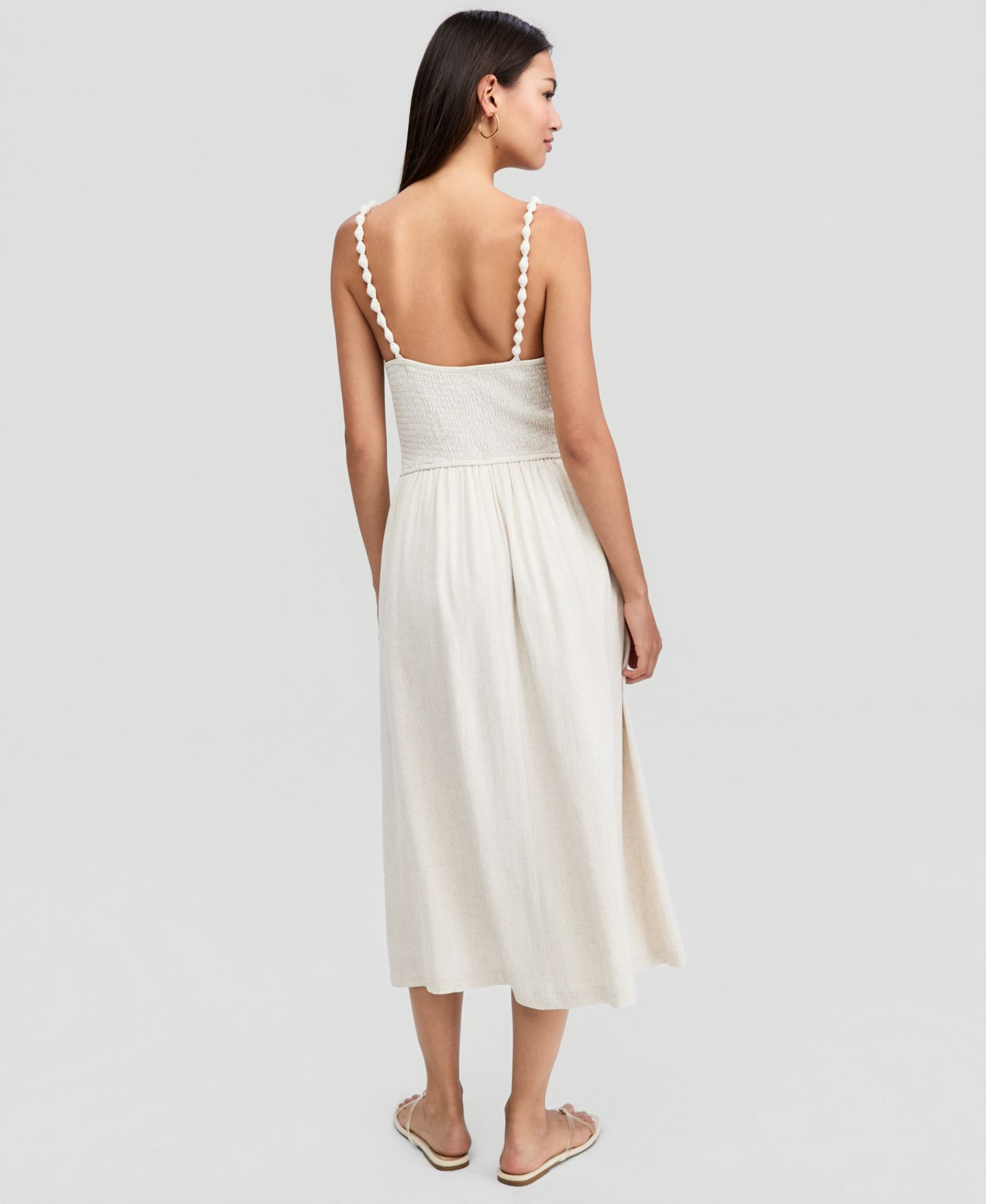 Женское платье And Now This Petite Linen-Blend Beaded Strap Smocked Midi, цвет: Слоновая кость — фото 5