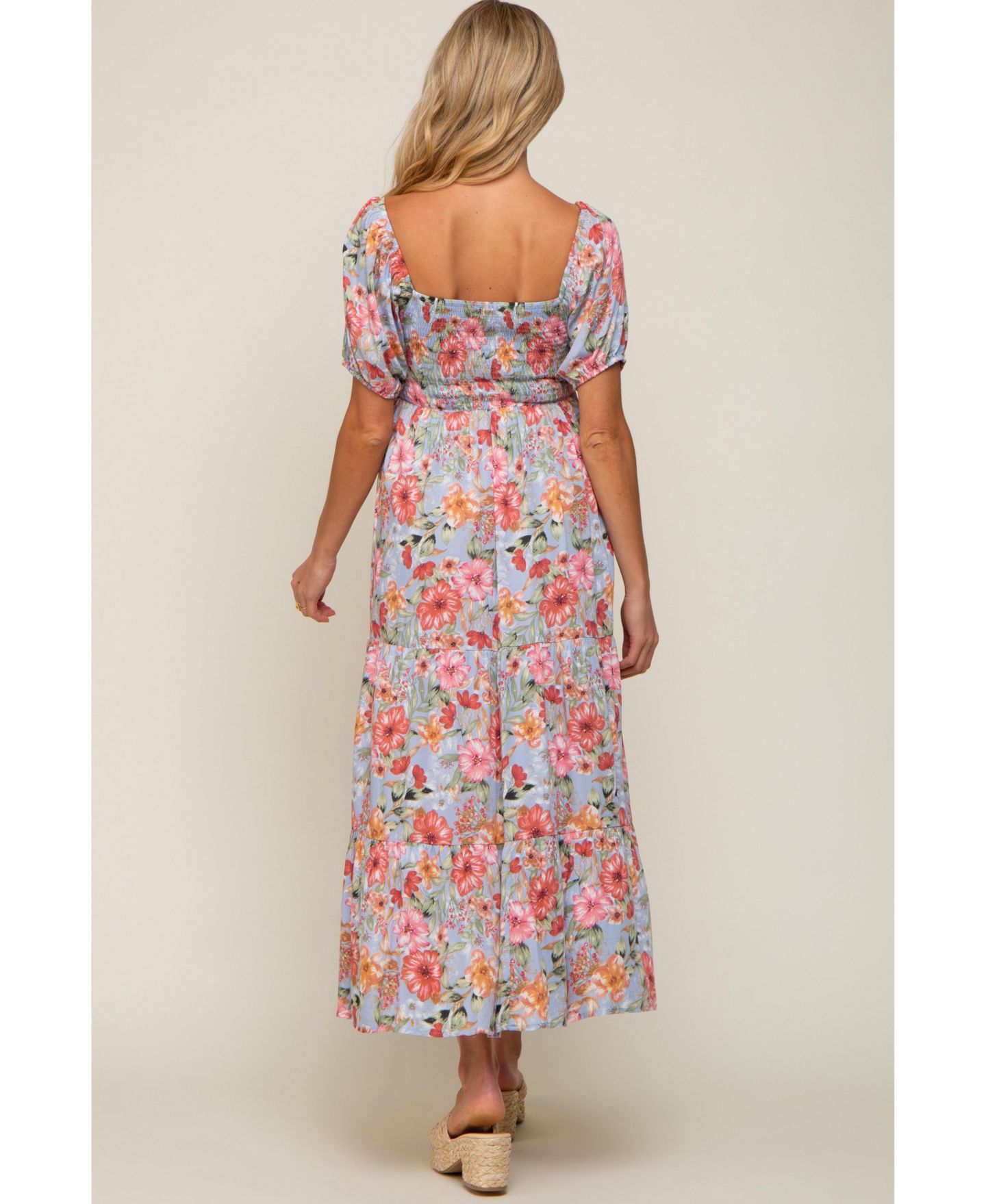 Женское платье Pinkblush Blue Floral Smocked Square Neck Tiered Maxi, цвет: Синий — фото 7