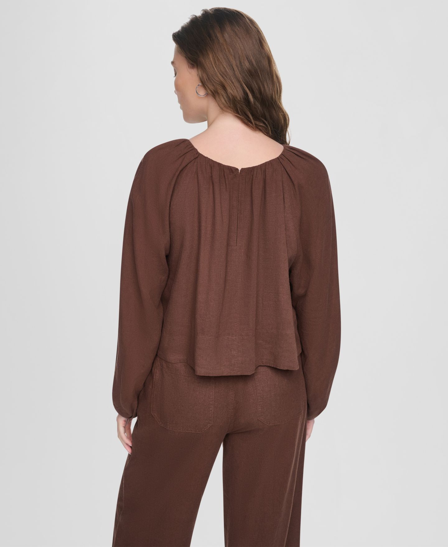 Женский топ DKNY Jeans Raglan Long-Sleeve Shirred Neckline, цвет: Каштановый — фото 7