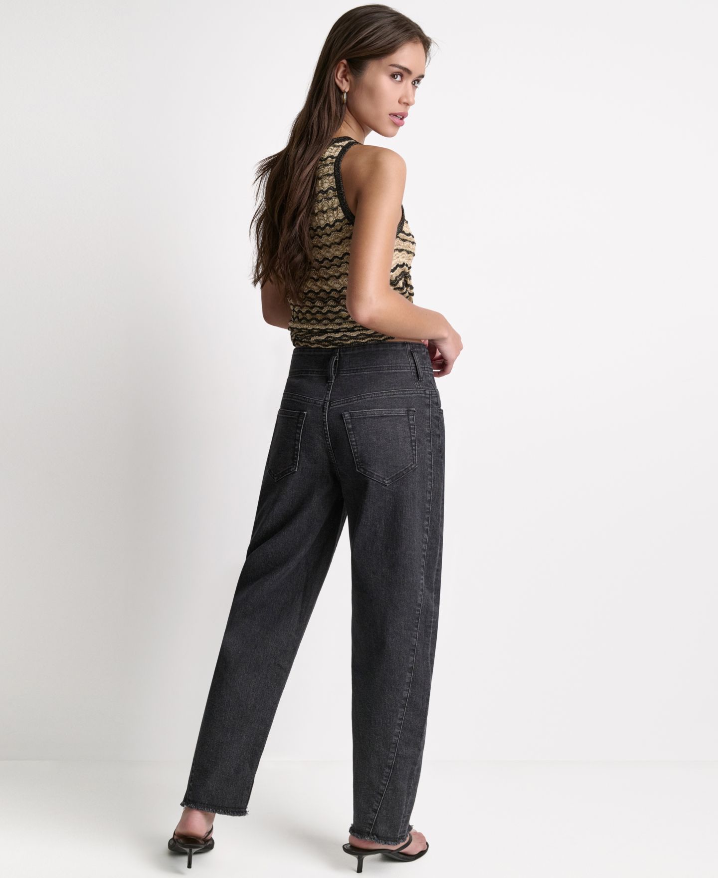 Женские джинсы BCBG Seamed Mid-Rise Loose-Fit, цвет: Чёрный — фото 4
