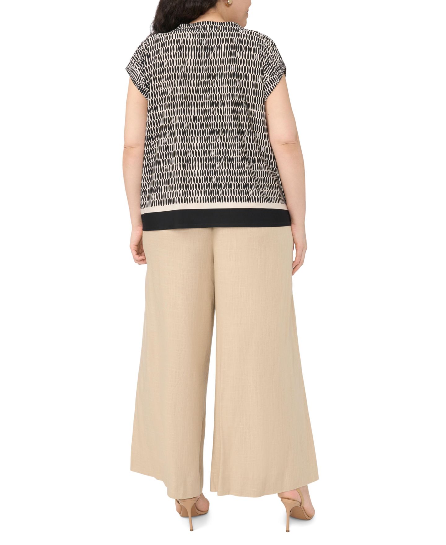 Женская блузка Vince Camuto Plus Size V-Neck Front Placket Short-Sleeve Blouse, цвет: Насыщенный чёрный — фото 5