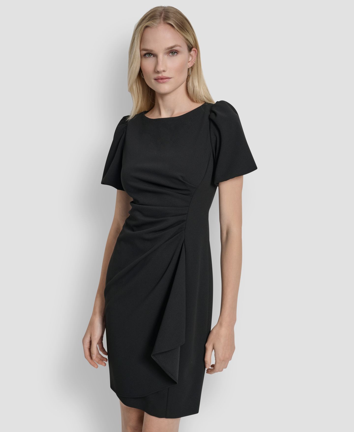 Женское платье DKNY Bubble-Sleeve Scuba Crepe Ruched Sheath, цвет: Чёрный — фото 2