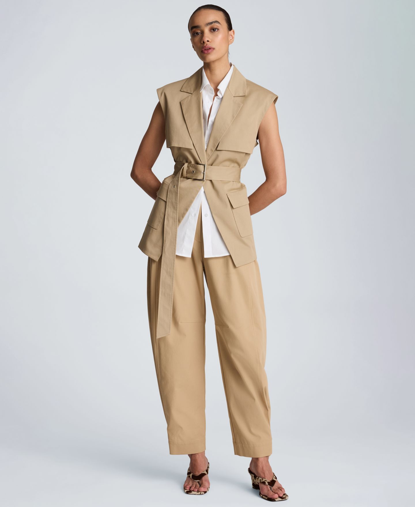 Женские брюки Kenneth Cole High Rise Fly Front Tab Barrel Leg, цвет: Farro — фото 2