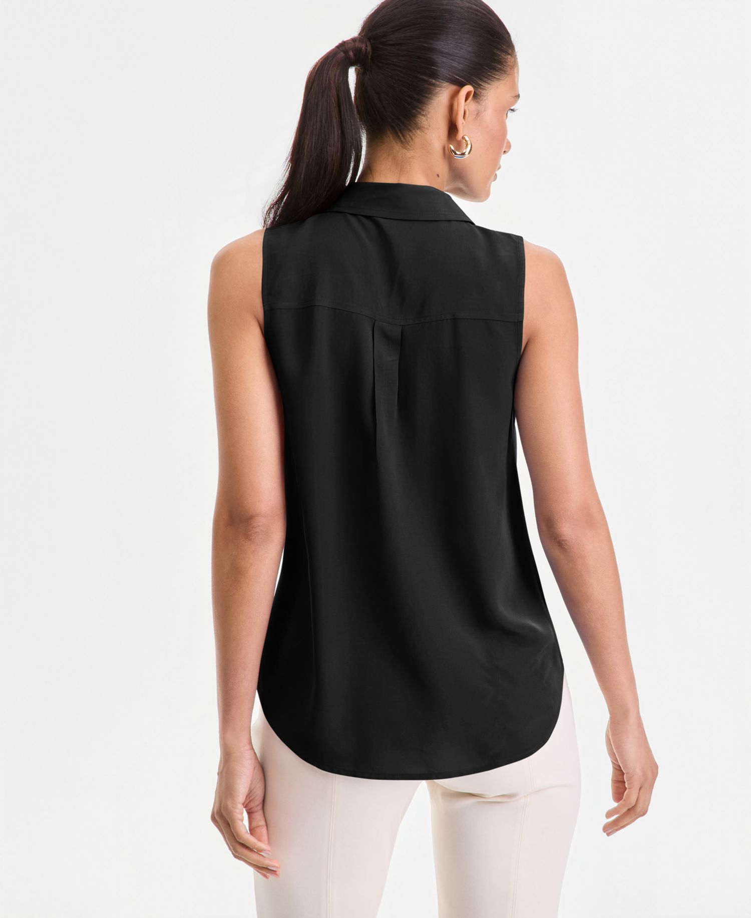 Women's Sleeveless Collared Button-Up Blouse