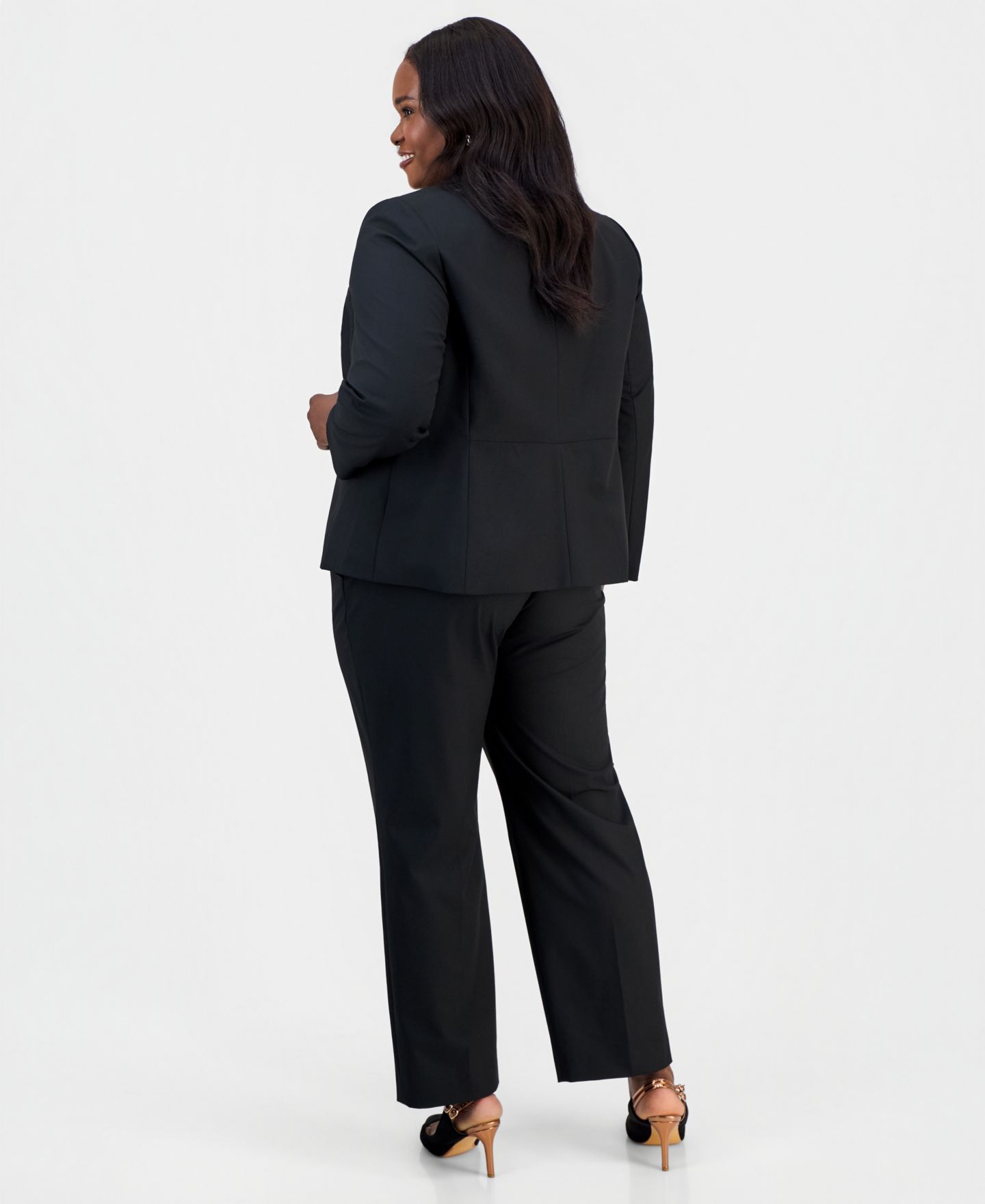 Женские комплекты Kasper Plus Size Washable Bi-Stretch Notched-Collar Two-Button Blazer & Straight-Leg Pants, цвет: Чёрный — фото 3