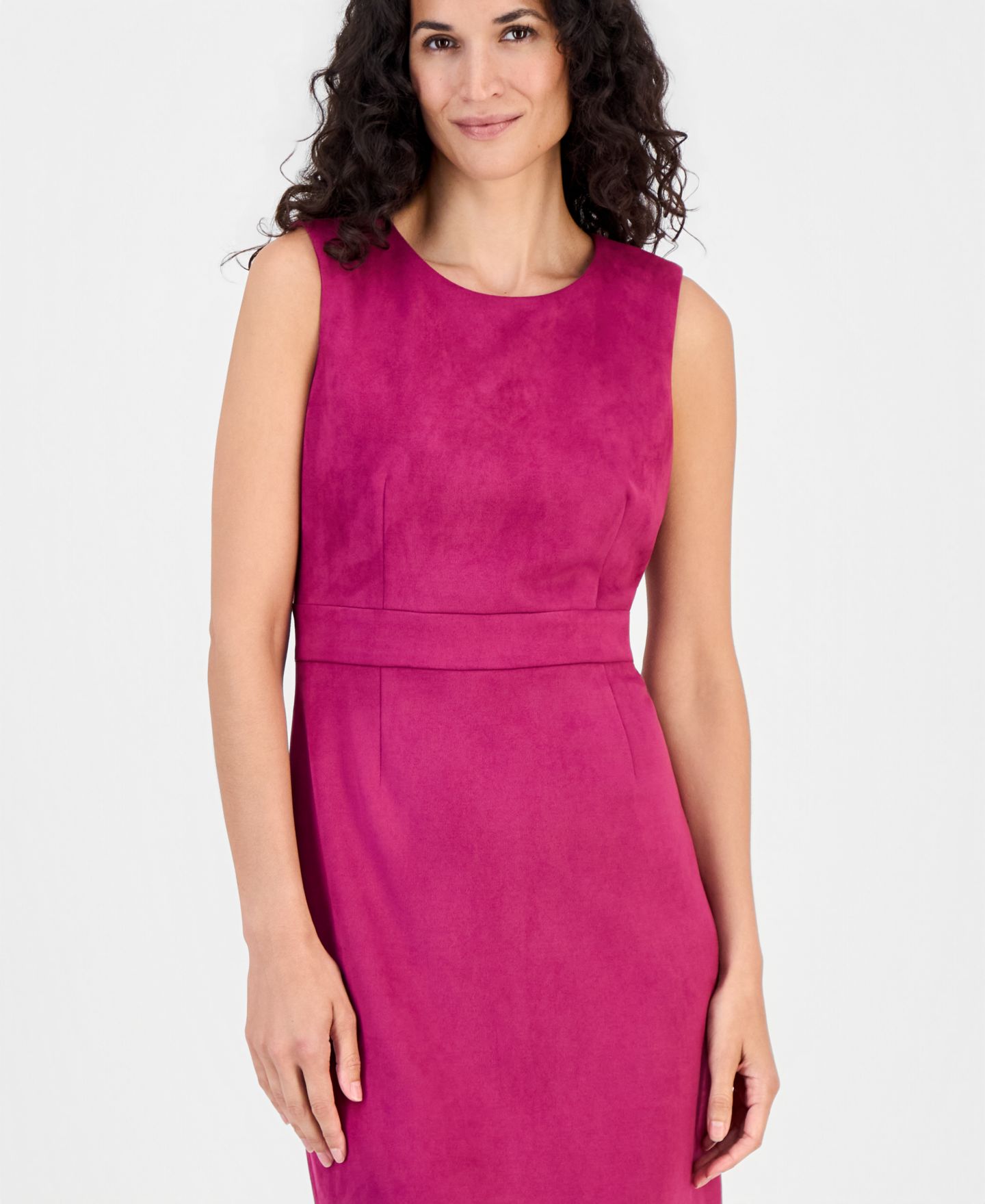 Женское платье Kasper Crewneck Faux Suede Sleeveless Sheath, цвет: Cerise — фото 4