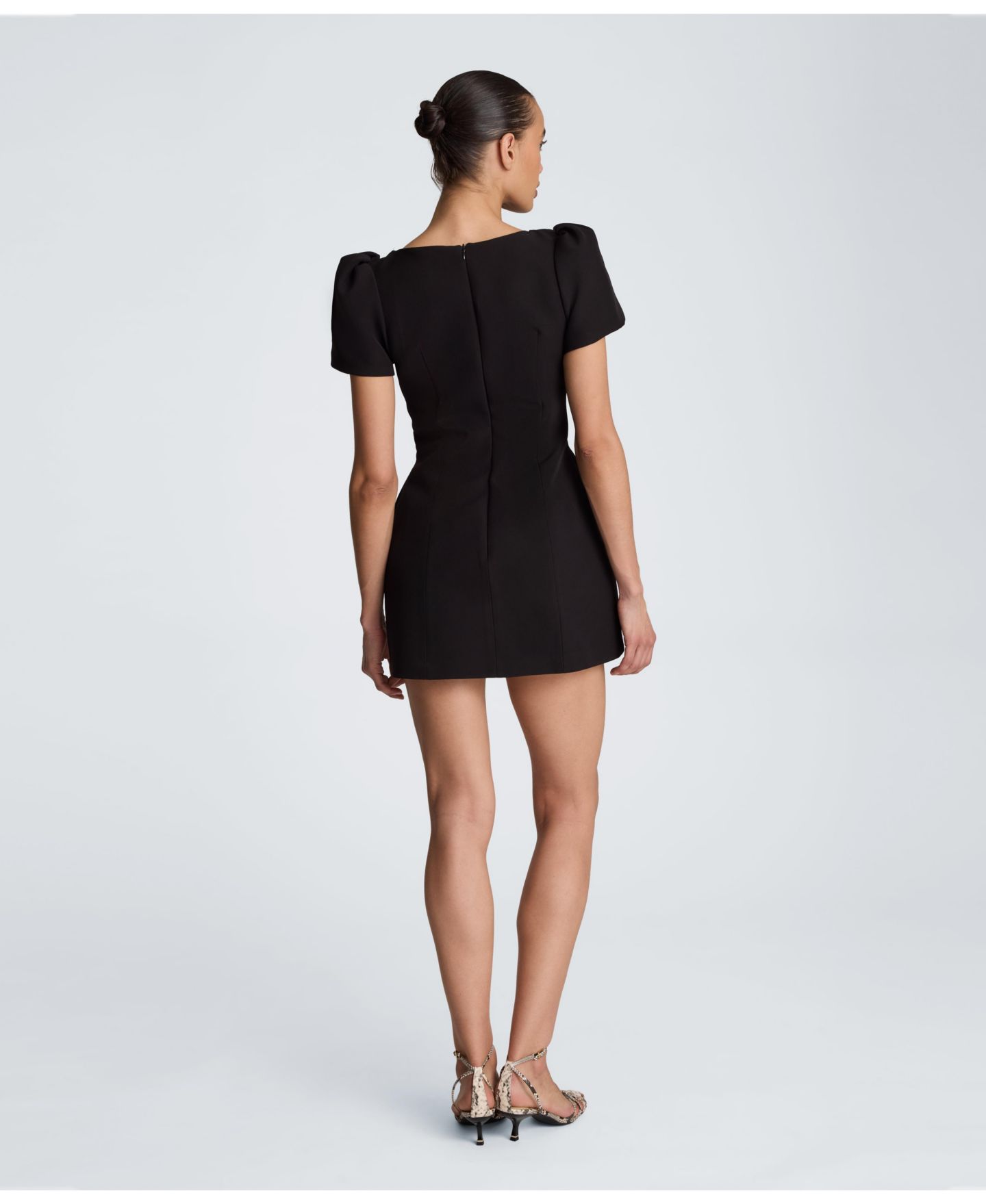 Женское платье Kenneth Cole Puff-Sleeve Mini Sheath, цвет: Чёрный — фото 5