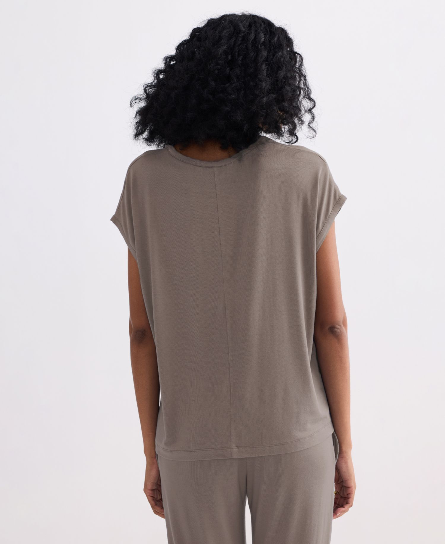 Women's Relaxed Tee in Earth Grey