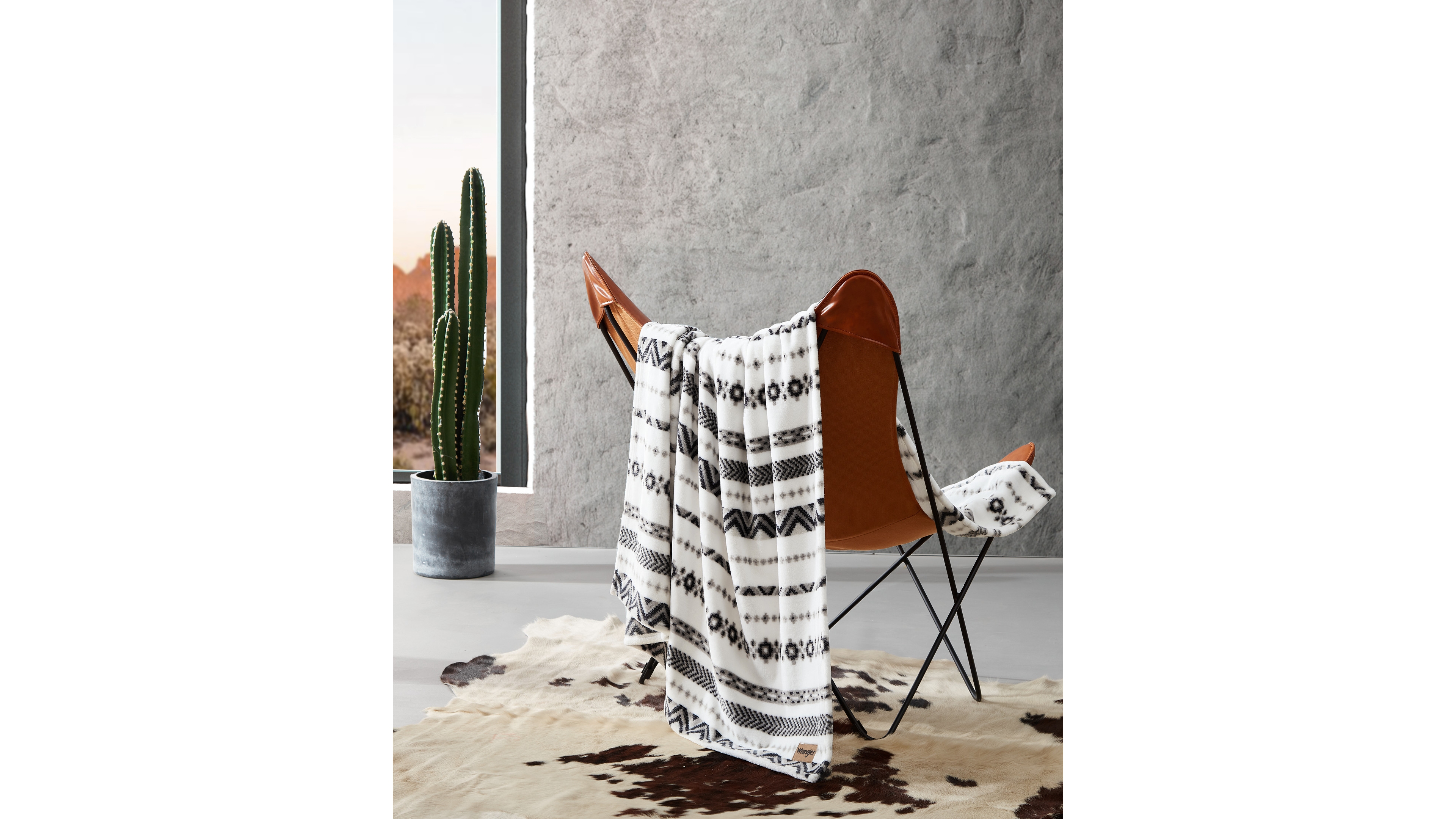 Wrangler Diamond Trail Ultra Soft Plush Throw