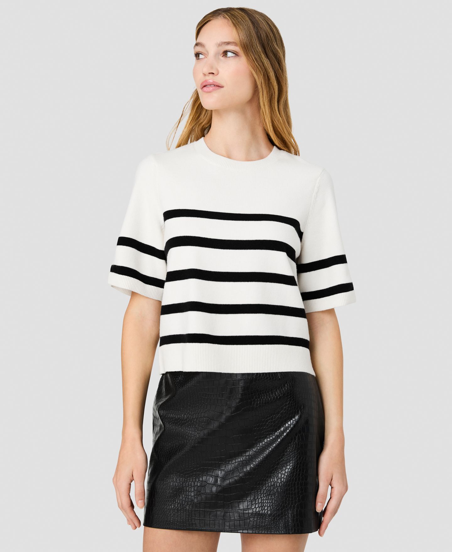 Женский топ French Connection Sloane Knit Short-Sleeve, цвет: Фарфоровый кремовый / Чёрный — фото 3