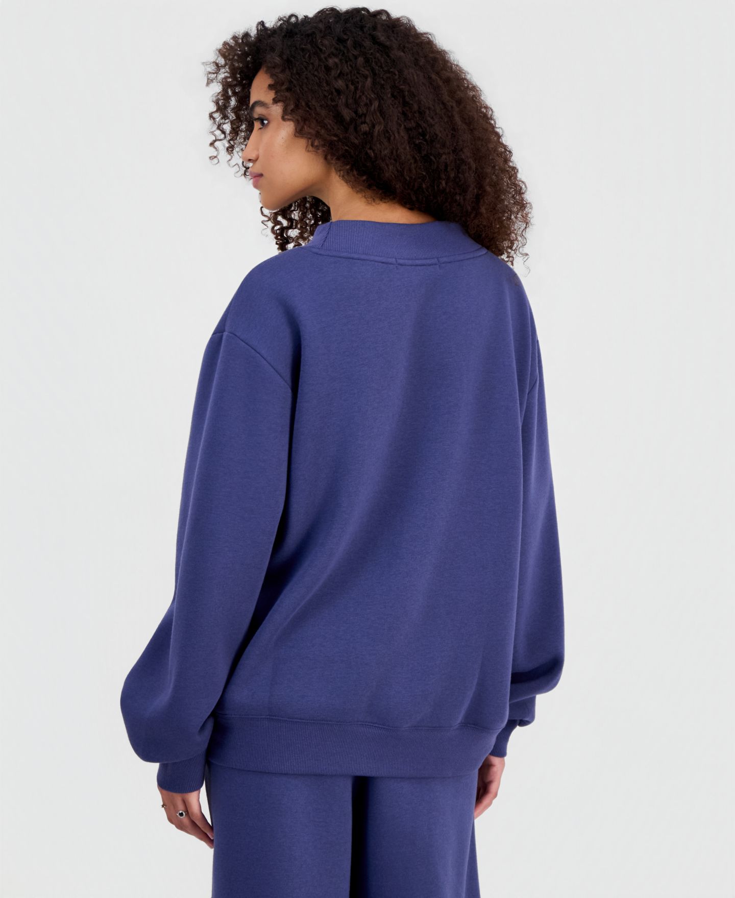 Женский свитшот Madden Girl Juniors' Embroidered Mockneck, цвет: Синий — фото 4