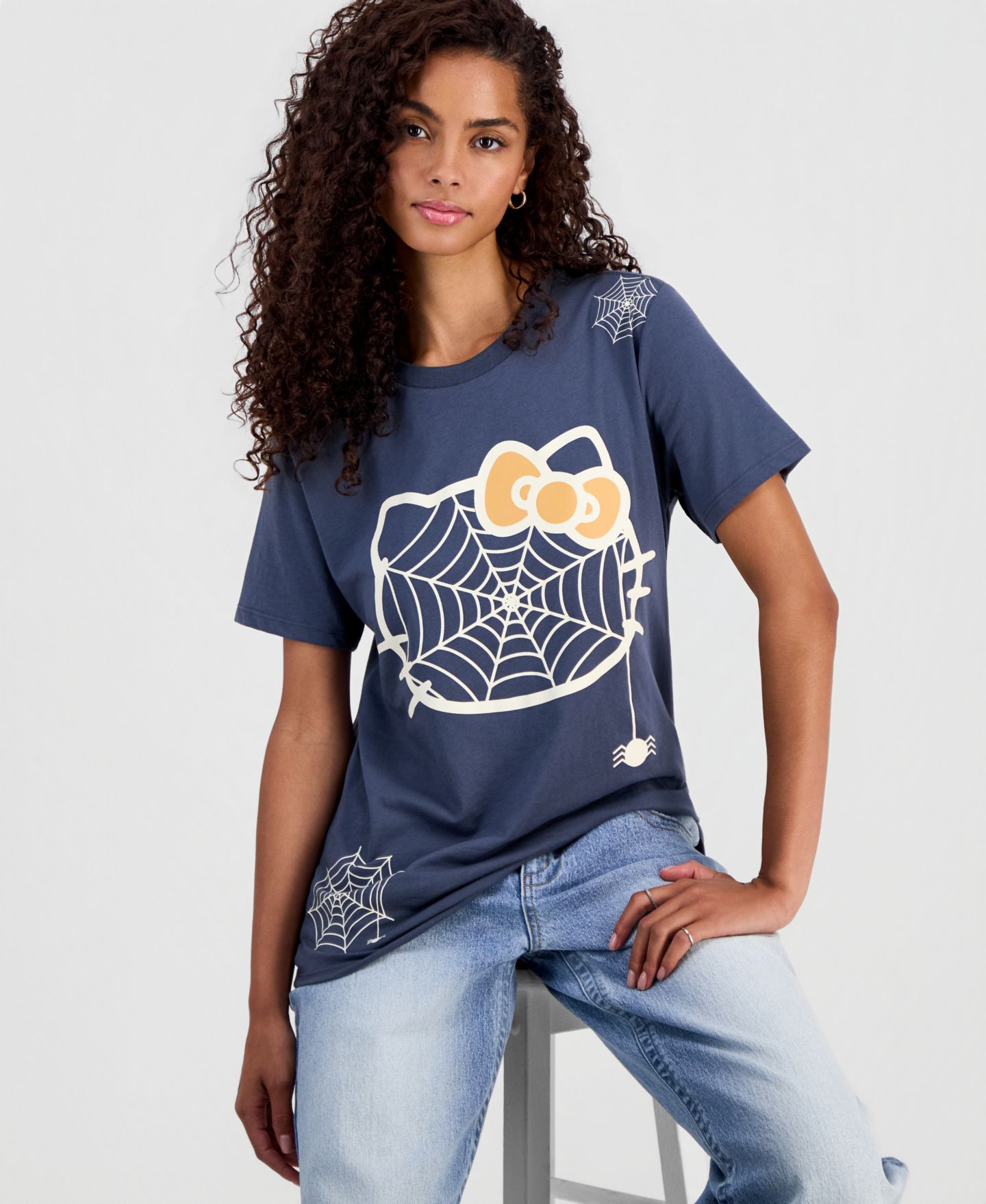 Женская футболка Grayson Threads, The Label Juniors' Hello Kitty Spiderweb Graphic-Print, цвет: Turbulence — фото 3